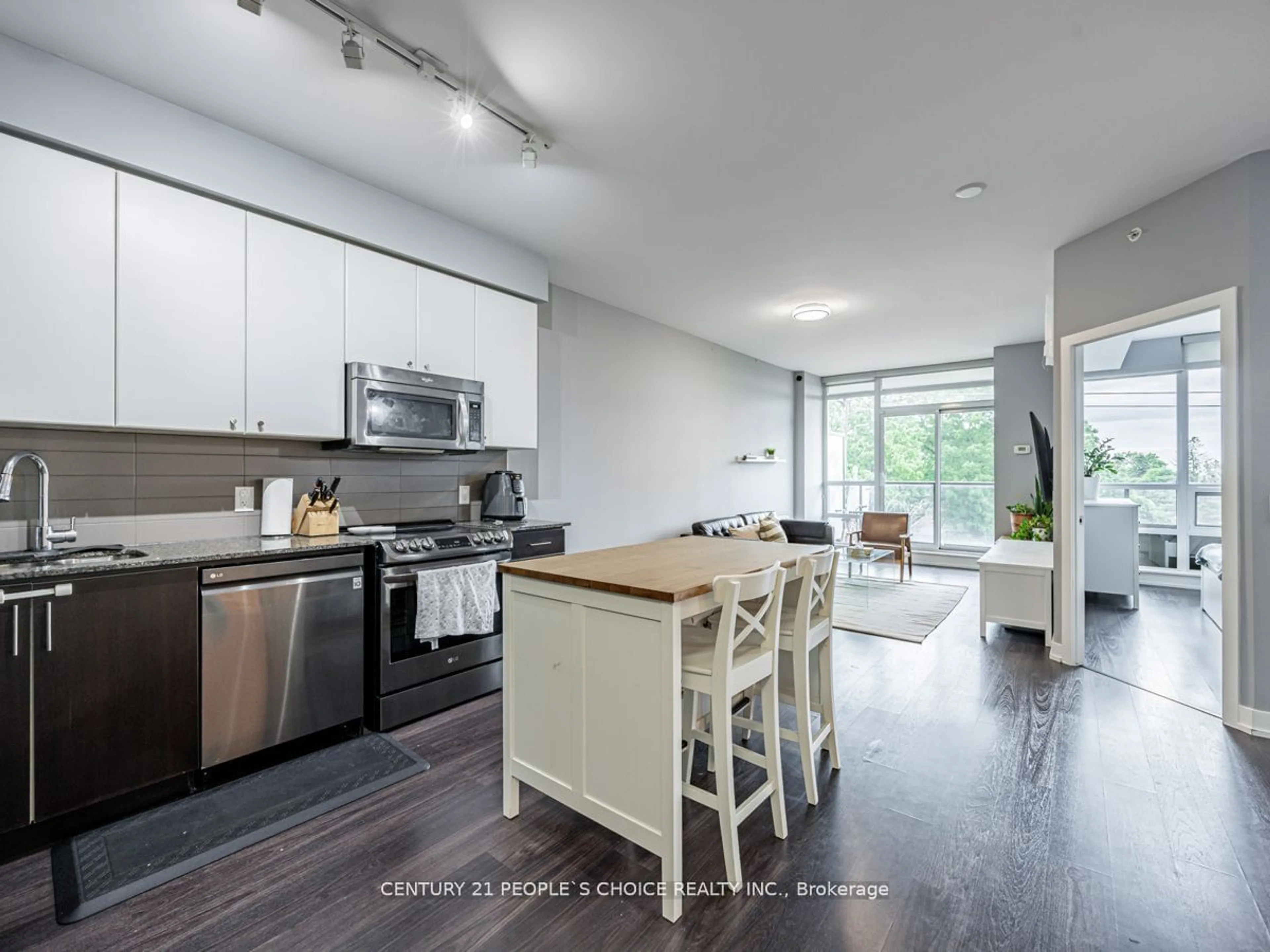 Open concept kitchen, unknown for 8 Fieldway Rd #423, Toronto Ontario M8Z 0C3