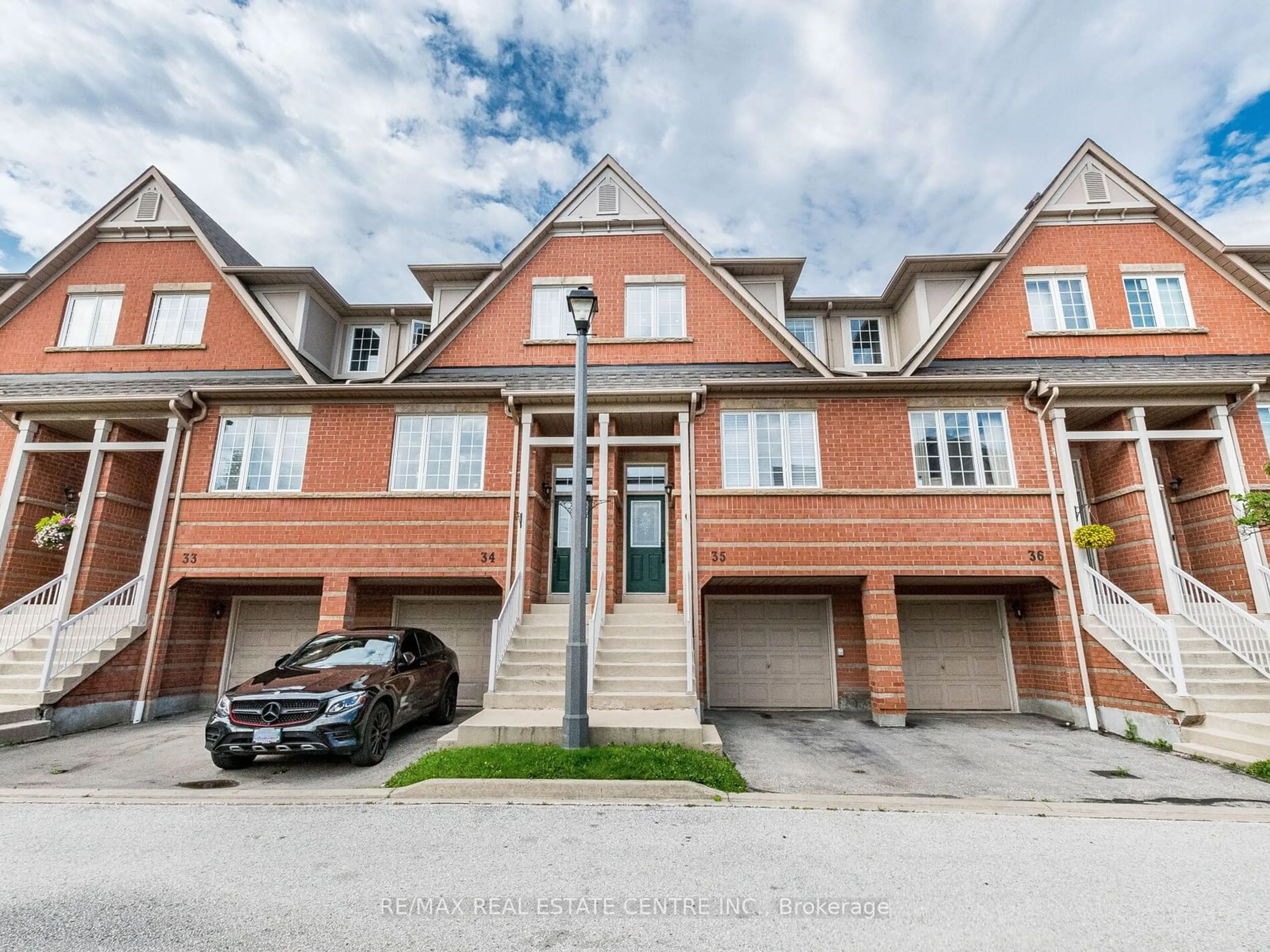 A pic from exterior of the house or condo for 38 Fairview Rd #35, Mississauga Ontario L5B 4J8