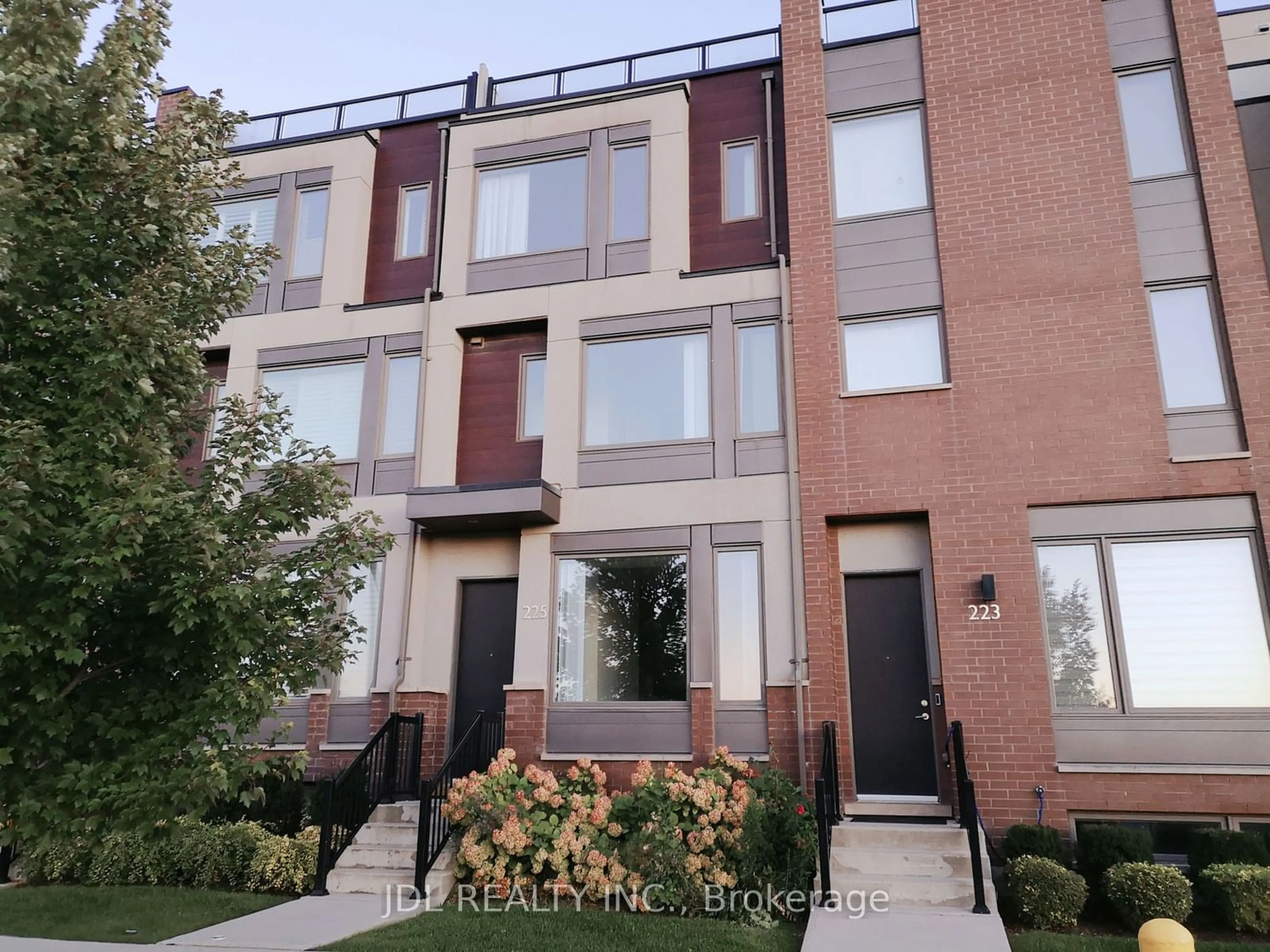 A pic from exterior of the house or condo, the street view for 225 Downsview Park Blvd, Toronto Ontario M3K 2C5