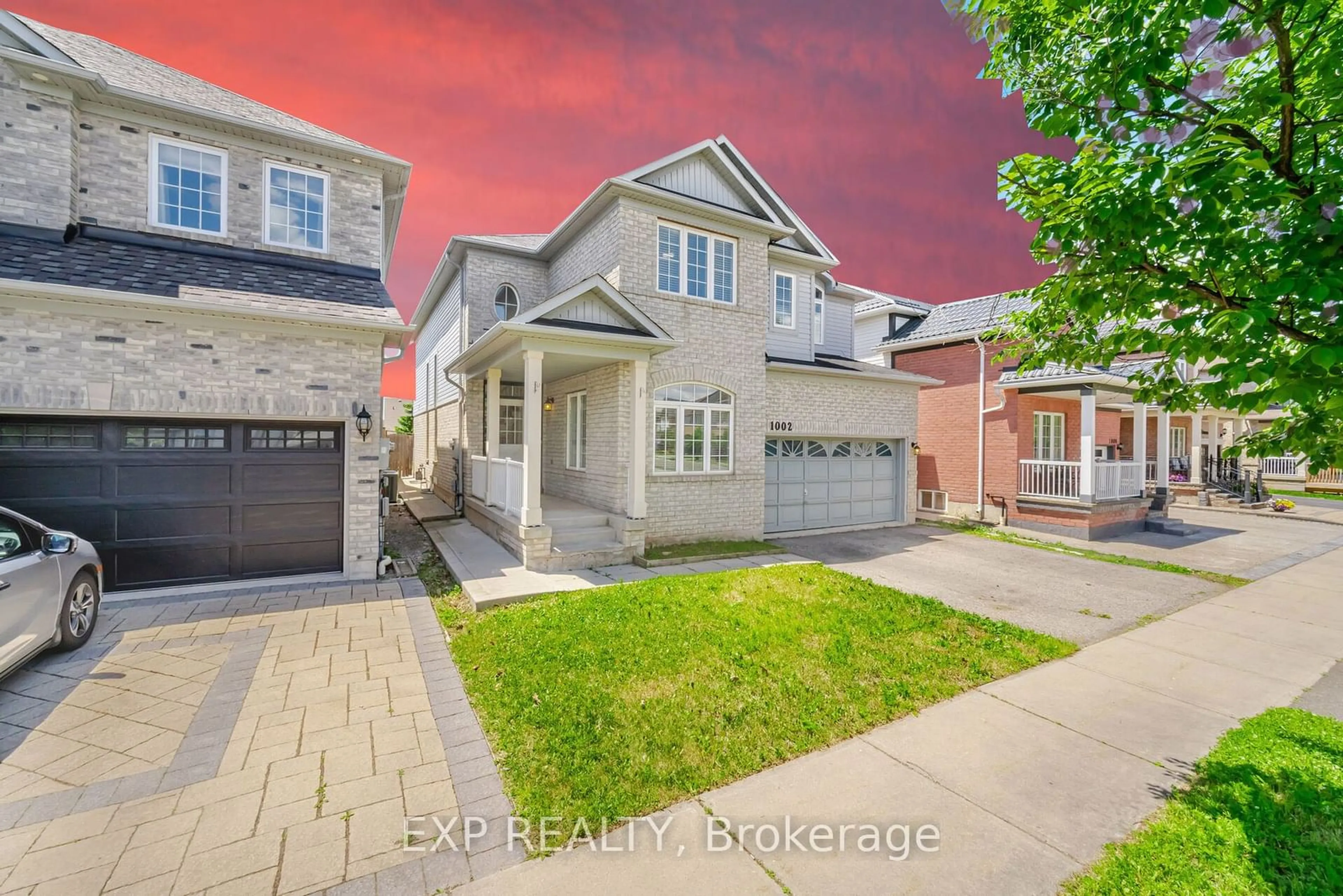 Frontside or backside of a home for 1002 Vickerman Way, Milton Ontario L9T 0C1