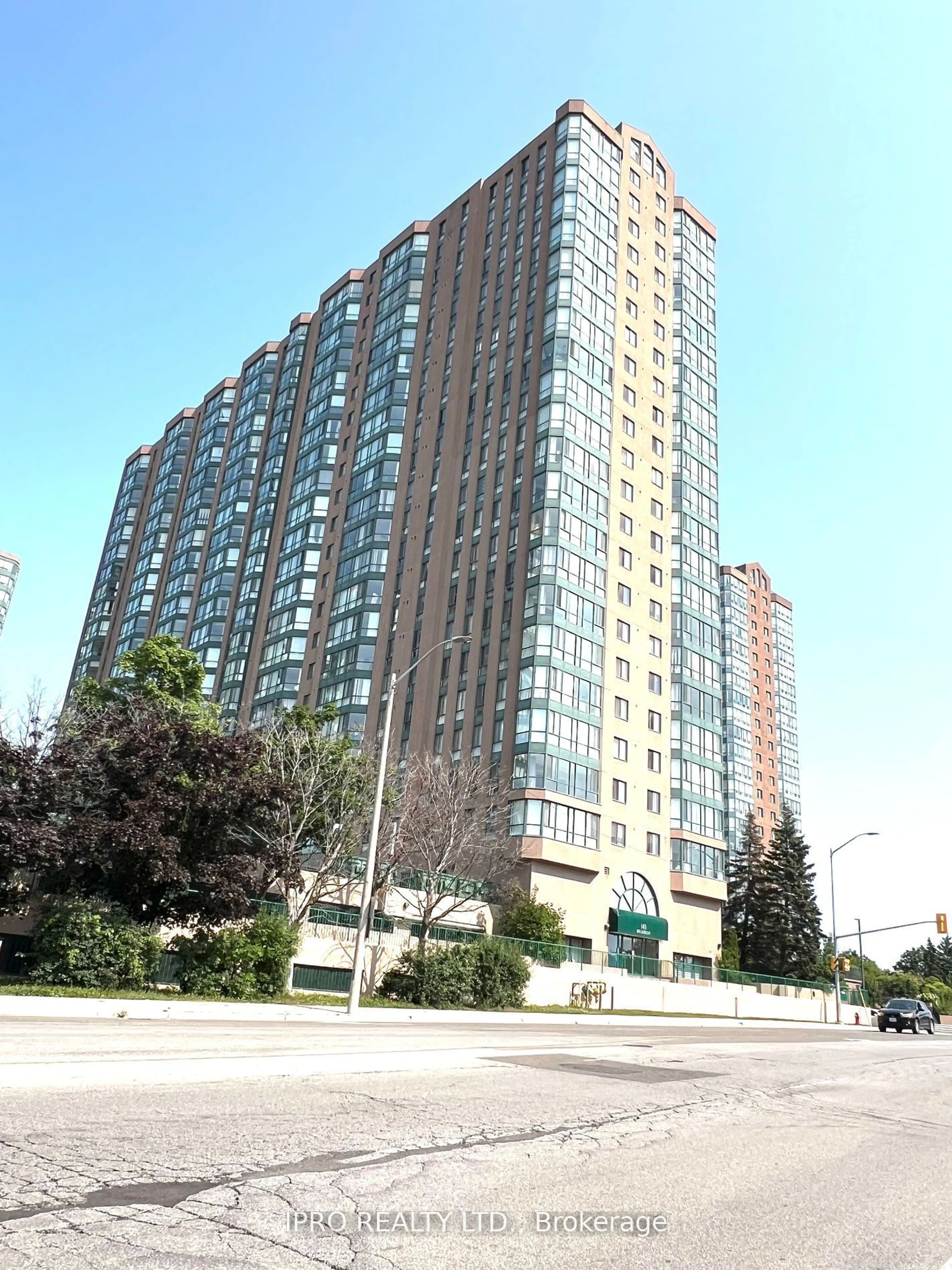 A pic from exterior of the house or condo, the front or back of building for 115 Hillcrest Ave #202, Mississauga Ontario L5B 3Y9