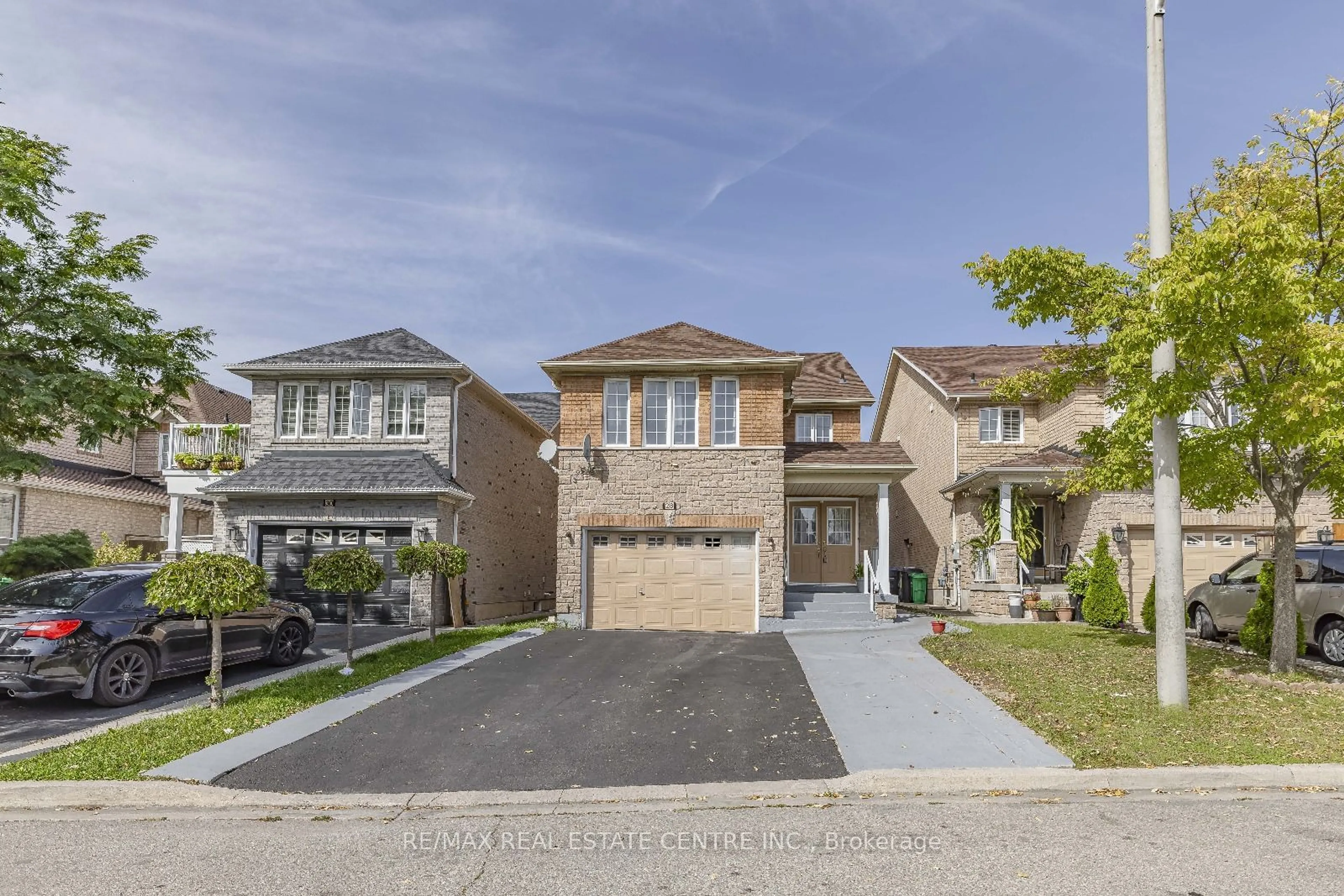 Frontside or backside of a home, the street view for 28 Wildsky Rd, Brampton Ontario L6Y 5P6