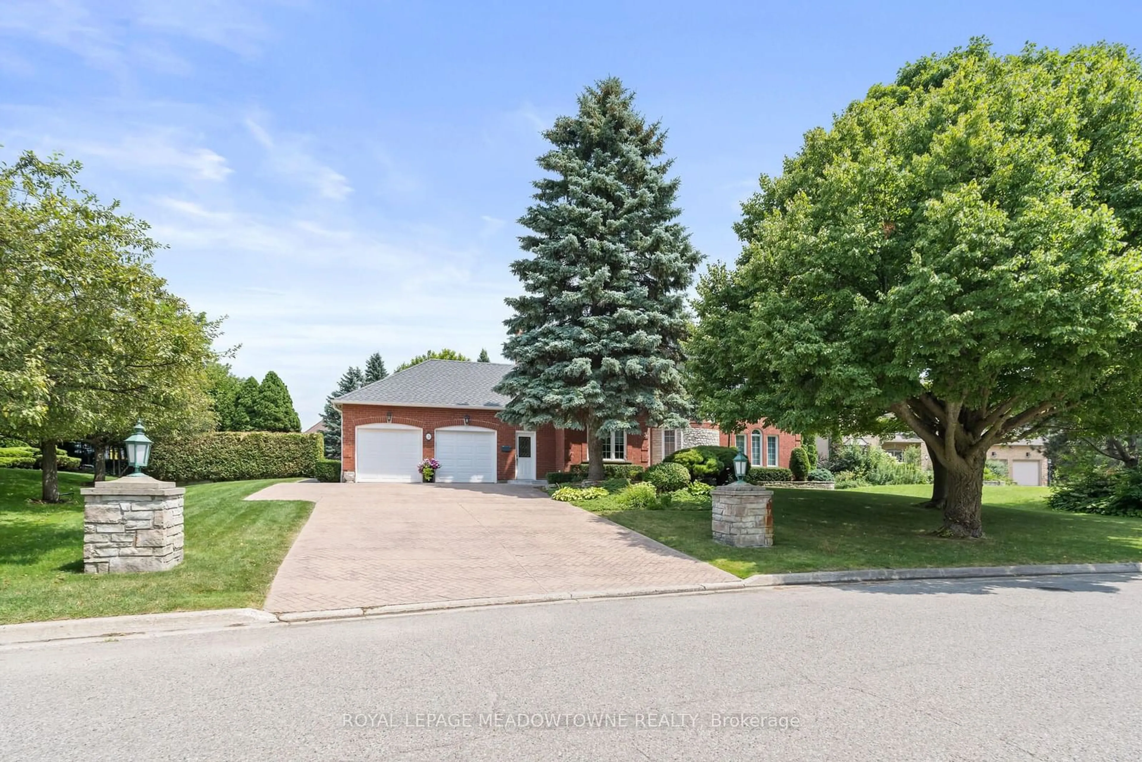 Frontside or backside of a home for 3 Meagan Dr, Halton Hills Ontario L7G 5G7