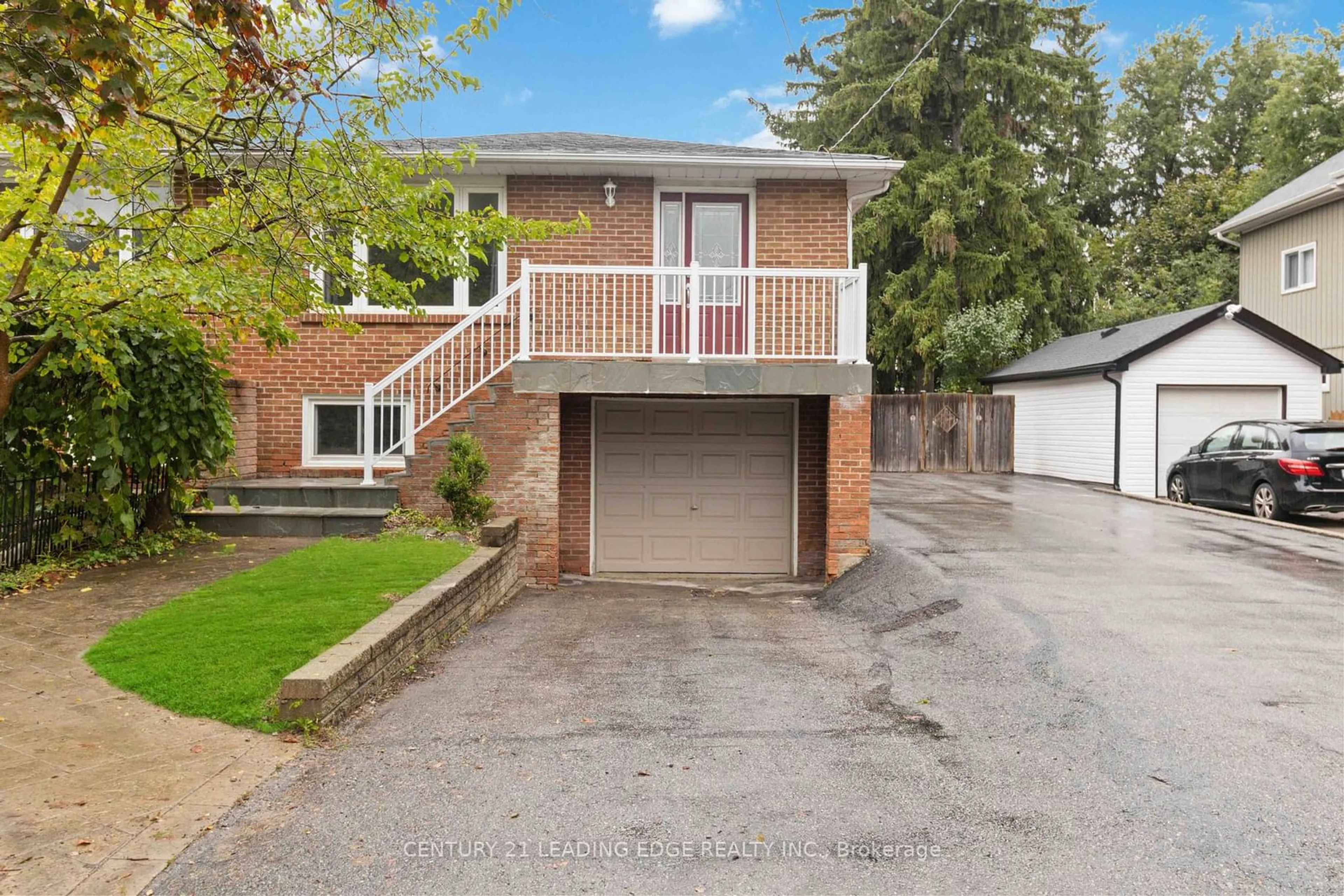 Frontside or backside of a home for 62 ROSEDALE Ave, Brampton Ontario L6X 1K1