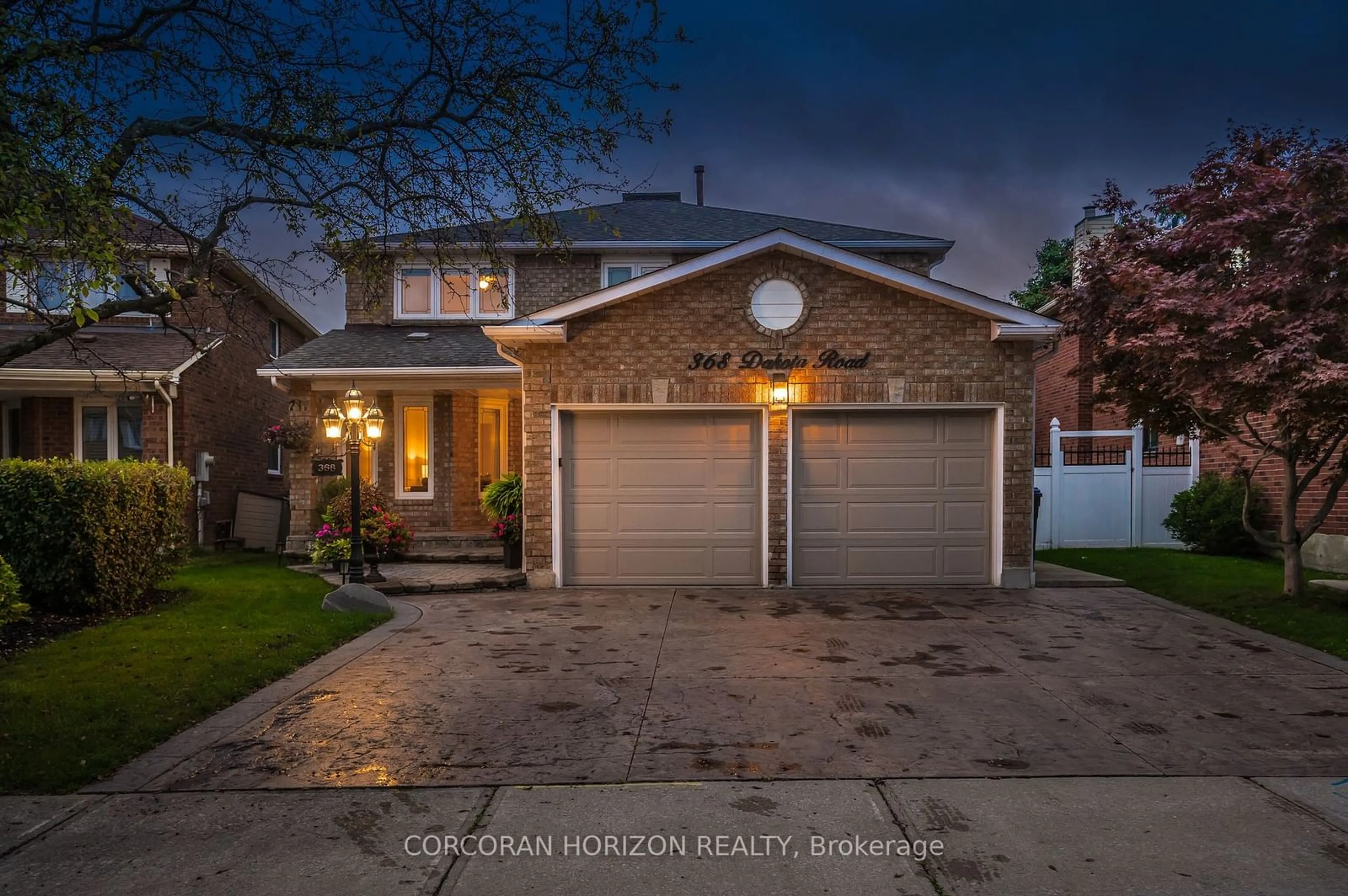 Frontside or backside of a home for 368 Dakota Rd, Mississauga Ontario L4Z 3A9