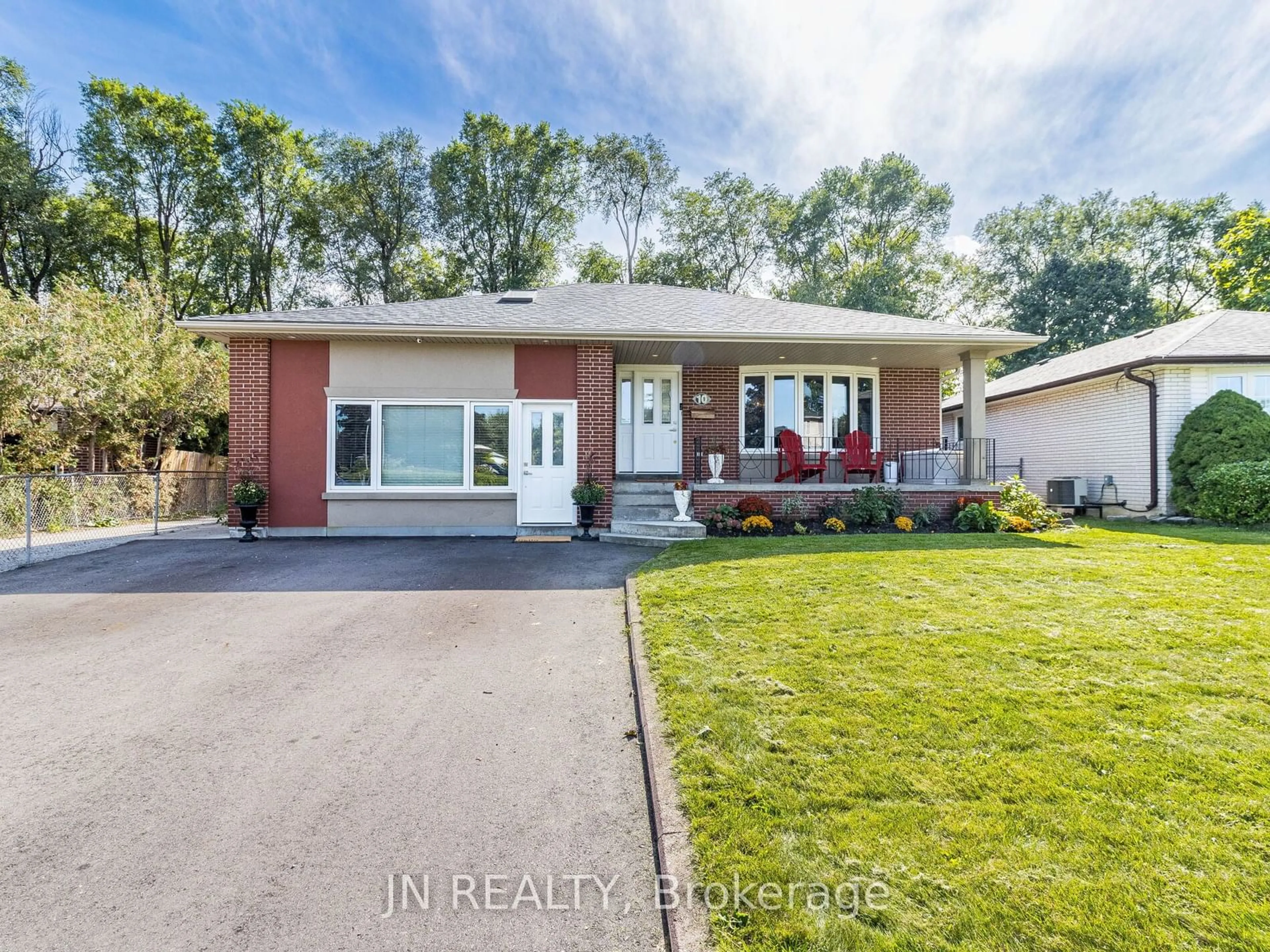 Frontside or backside of a home, the street view for 10 Elrose Rd, Brampton Ontario L6T 2C2