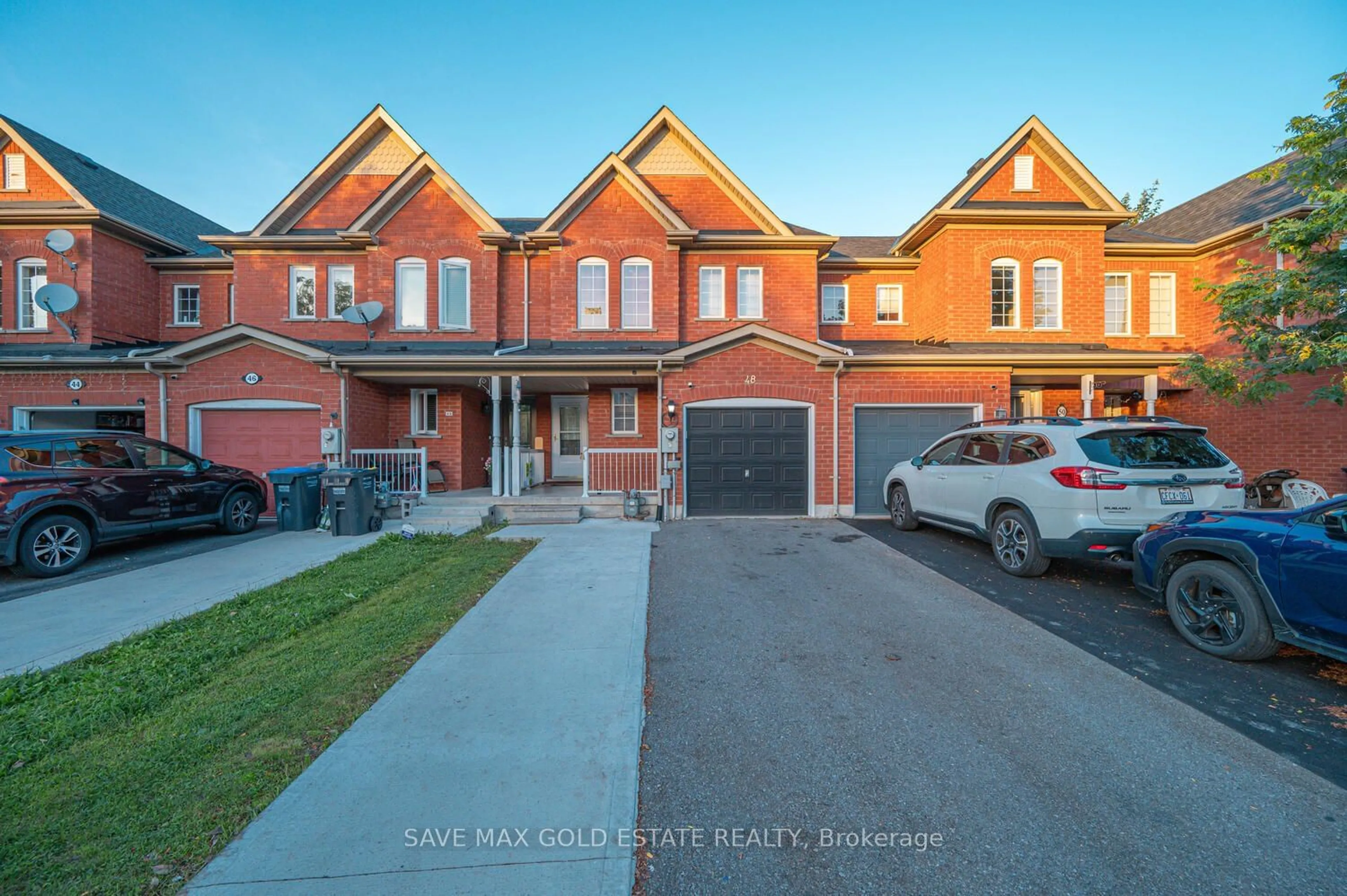 A pic from exterior of the house or condo for 48 Monaco Crt, Brampton Ontario L7A 1X4