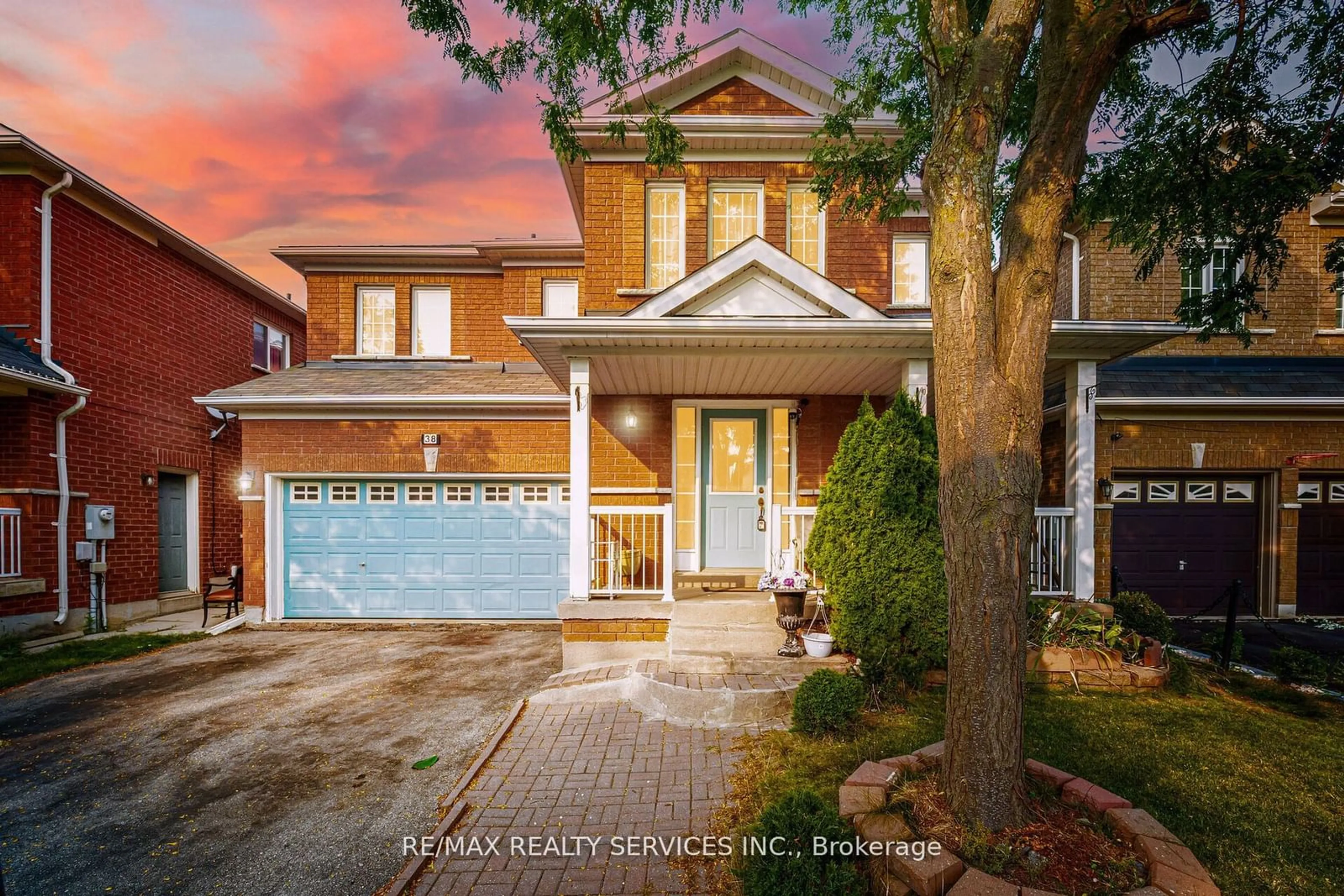 Frontside or backside of a home, the street view for 38 Sams Cres, Brampton Ontario L7A 3R7