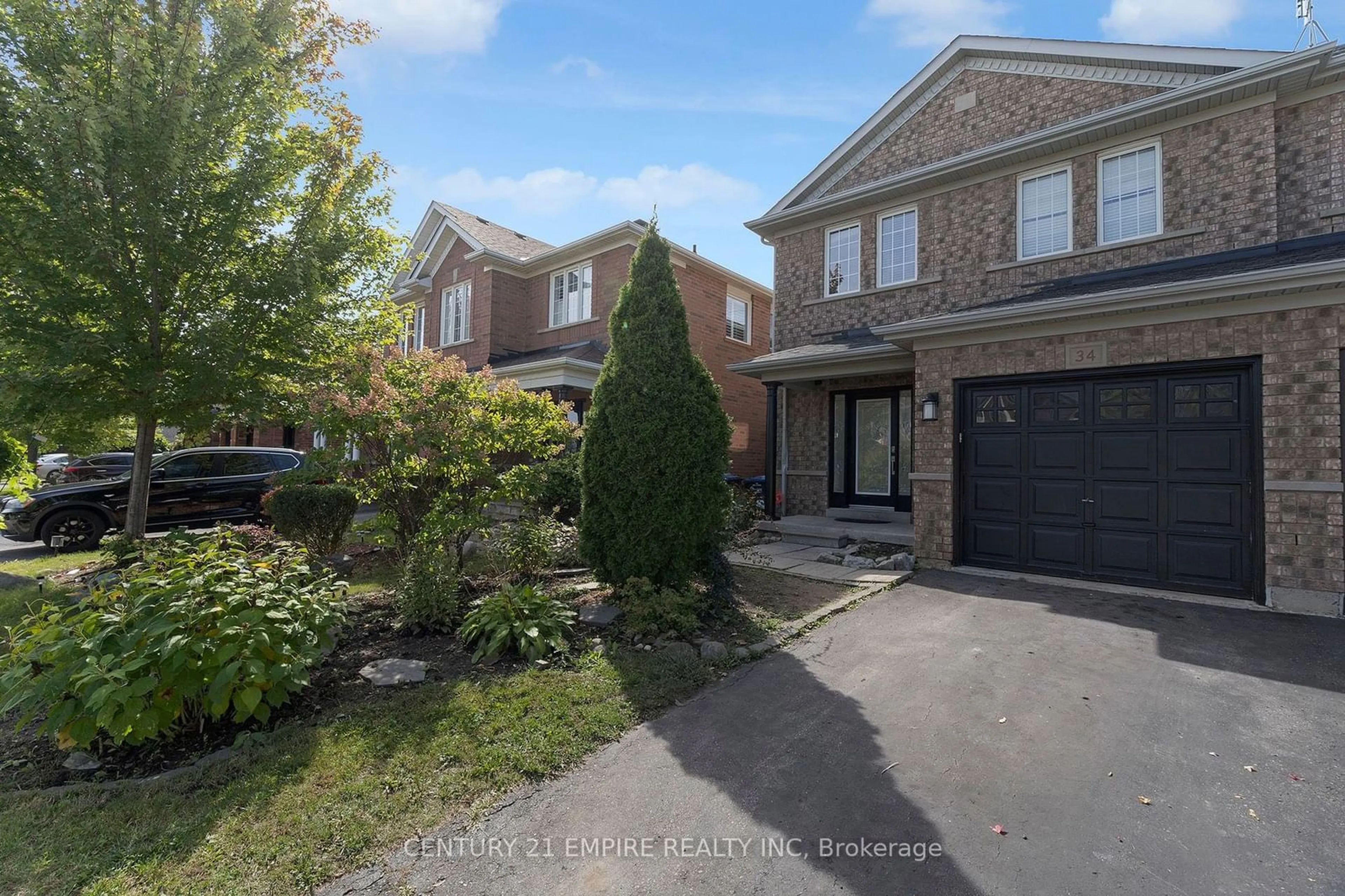 Frontside or backside of a home, the street view for 34 Florette Pl, Brampton Ontario L7A 3G6