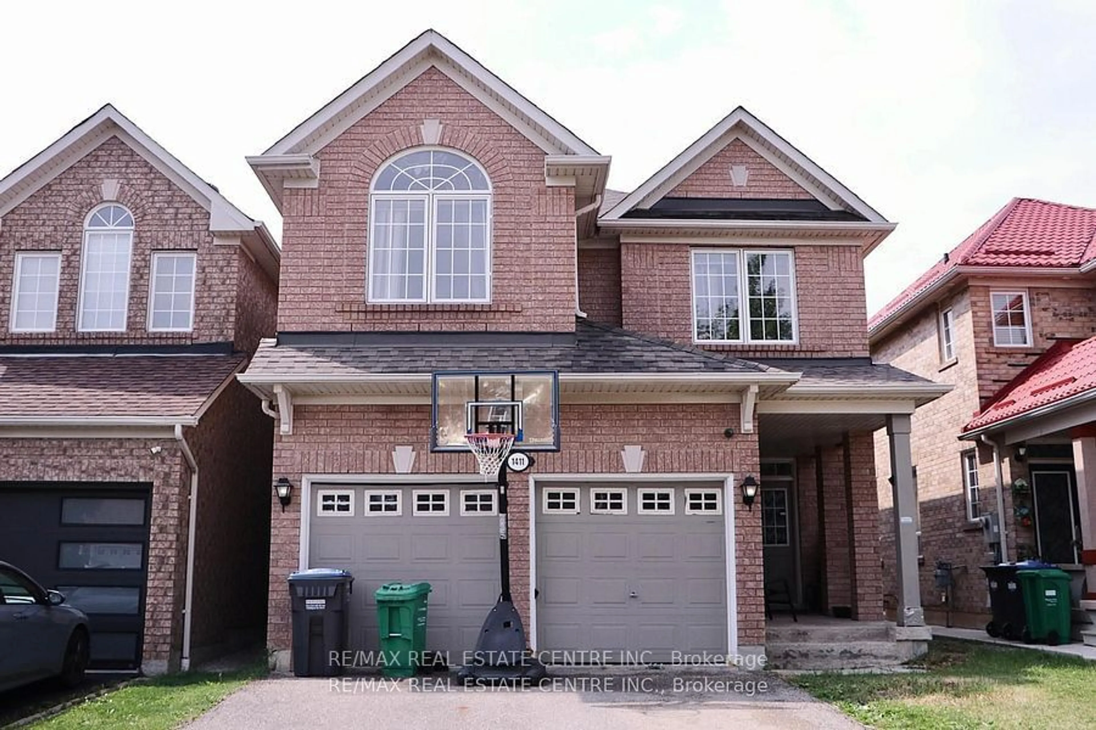 Home with brick exterior material for 1411 Duval Dr, Mississauga Ontario L5V 2W5