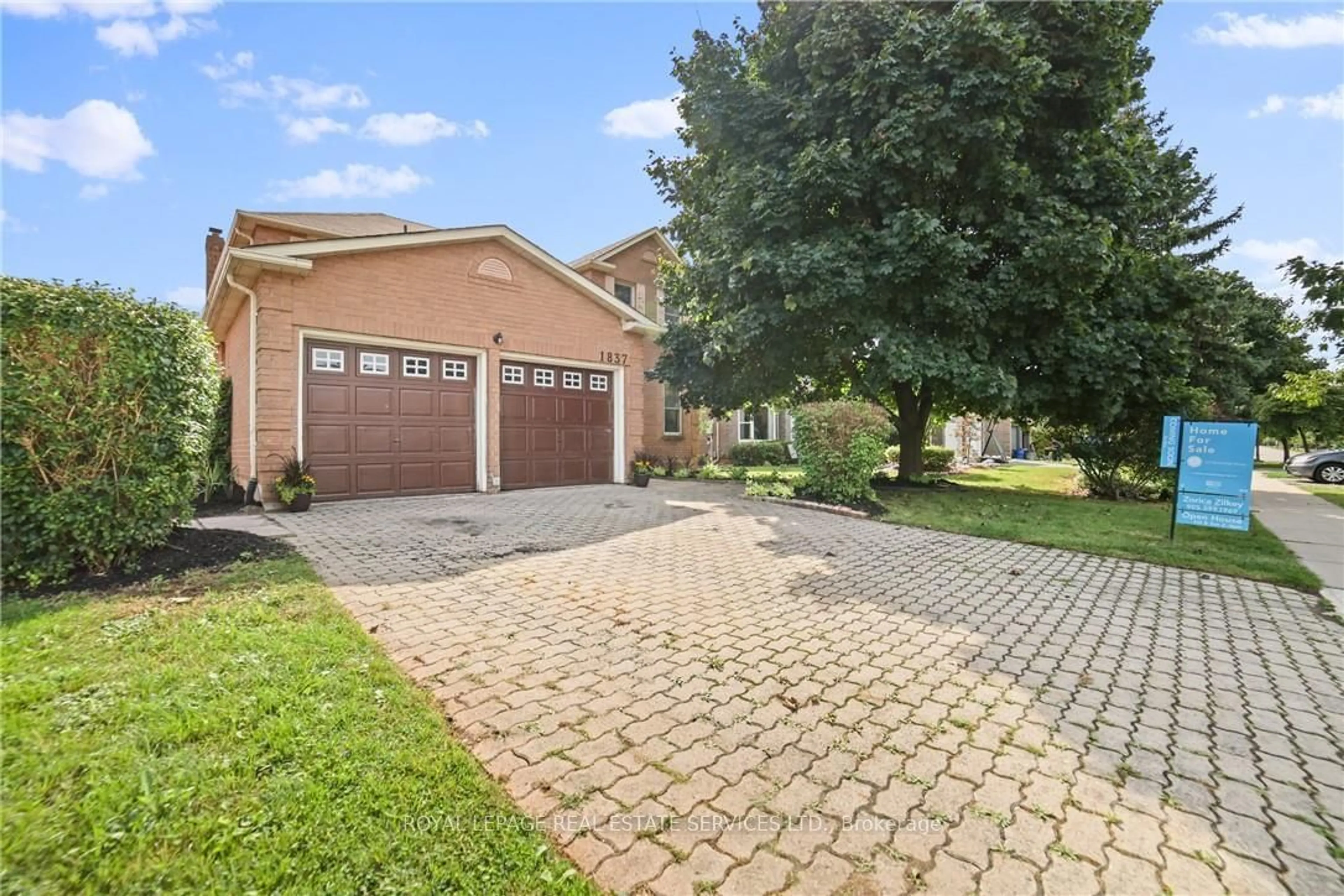 Home with brick exterior material for 1837 Pilgrims Way, Oakville Ontario L6M 1X2