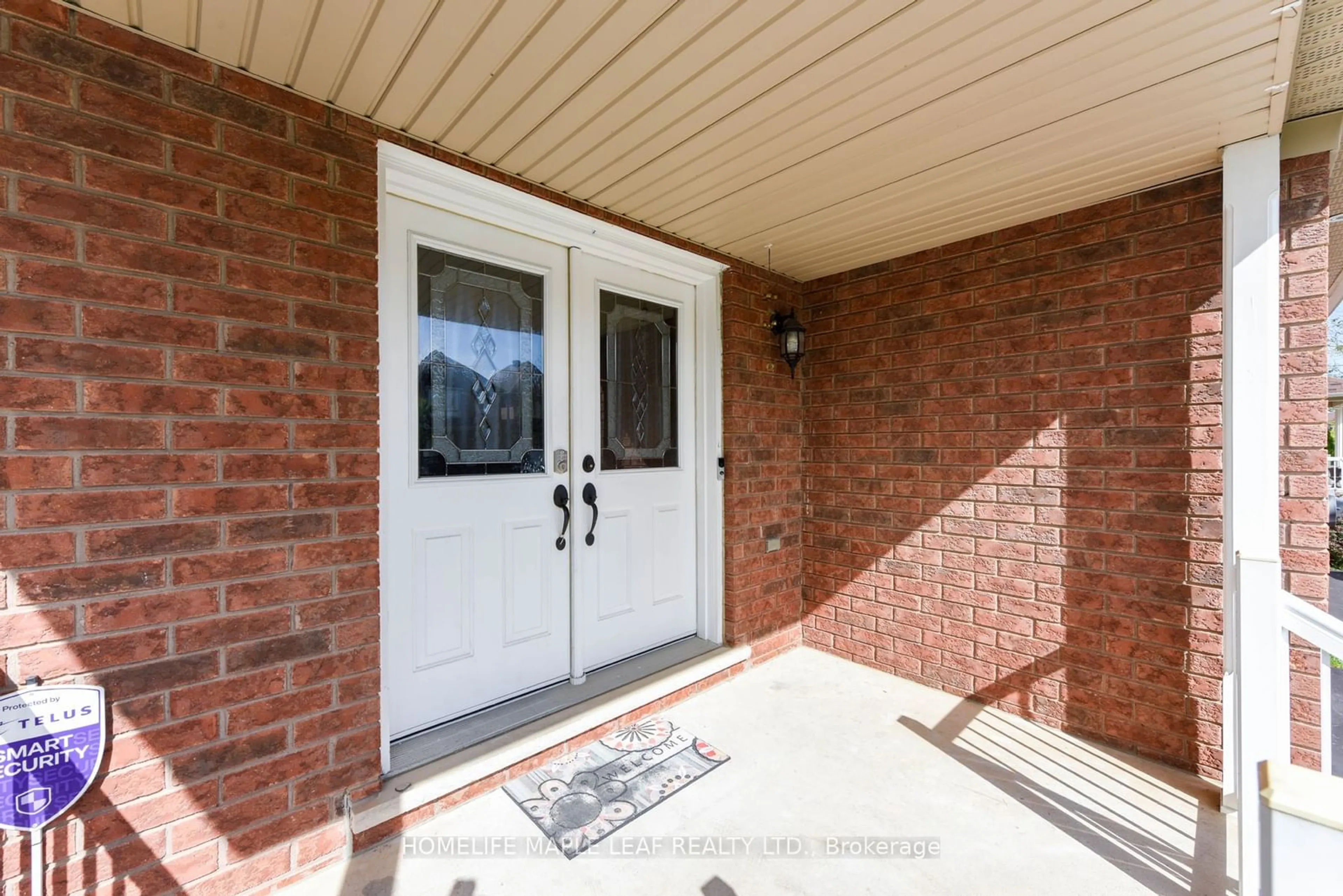 Indoor entryway for 78 Pauline Cres, Brampton Ontario L7A 2V7