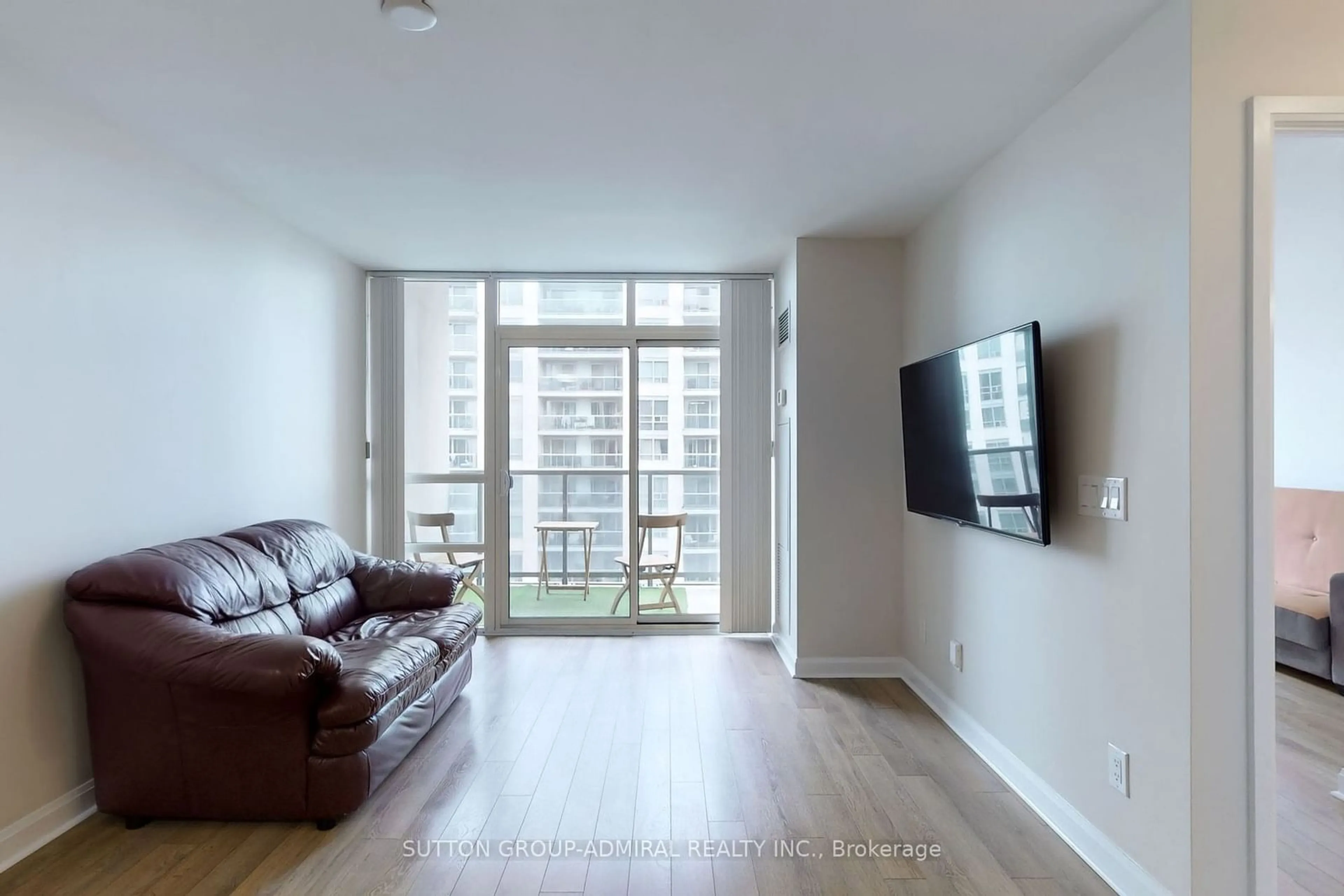 A pic of a room for 1 Michael Power Pl #1713, Toronto Ontario M9A 0A1