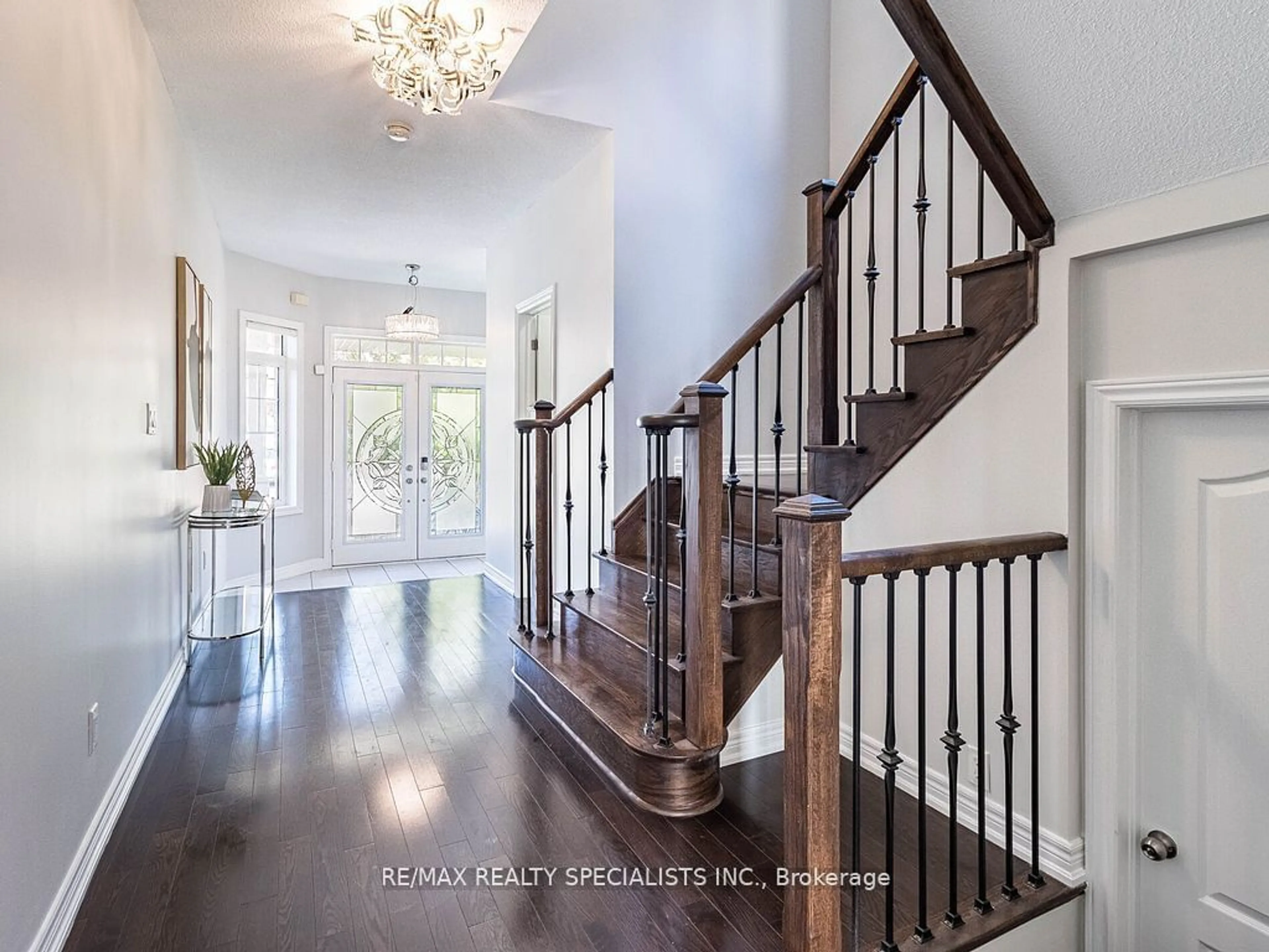 Indoor entryway for 3 Frampton Rd, Brampton Ontario L7A 4C9