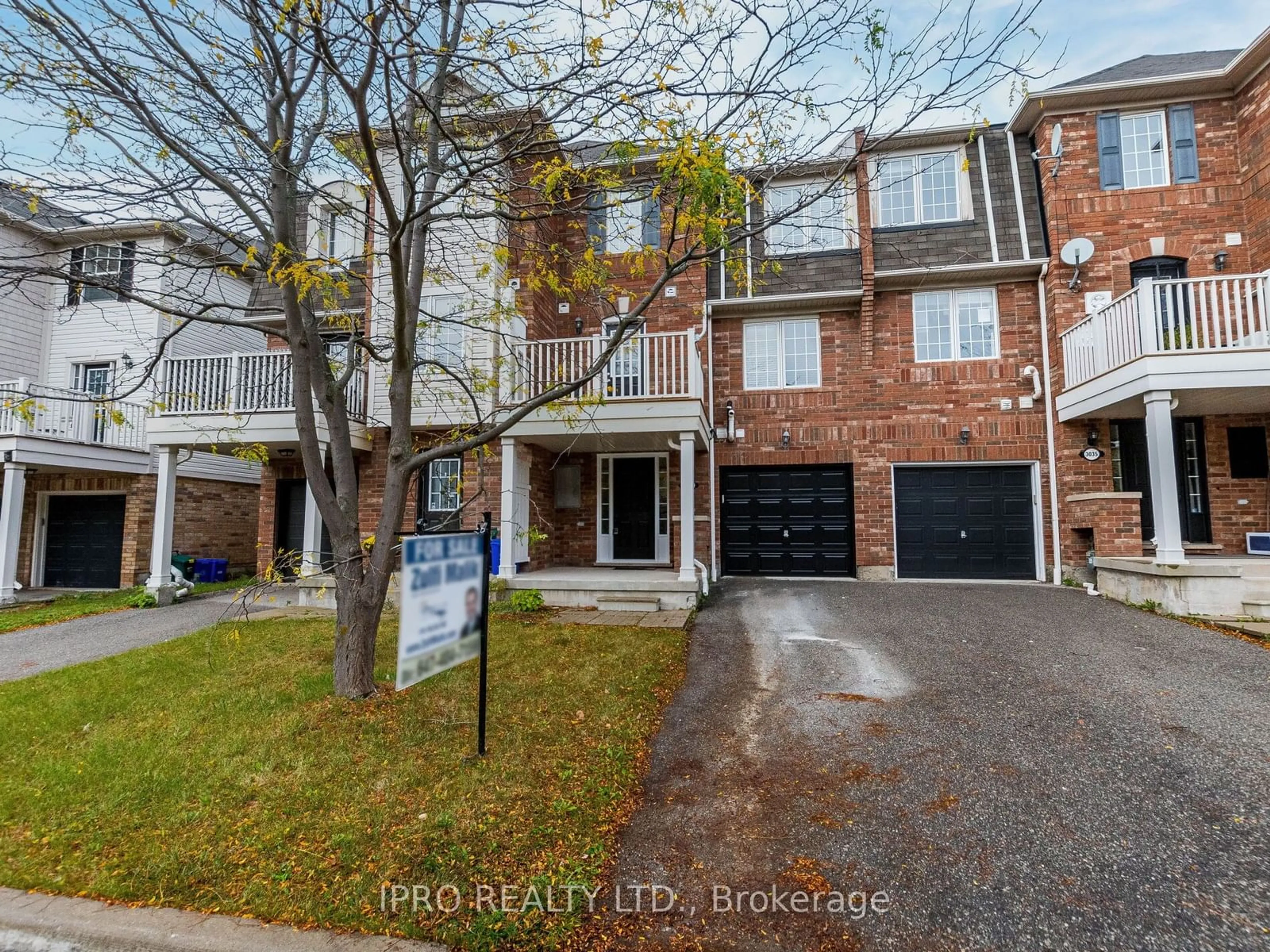 A pic from exterior of the house or condo, the street view for 3037 Drumloch Ave, Oakville Ontario L6M 5H9