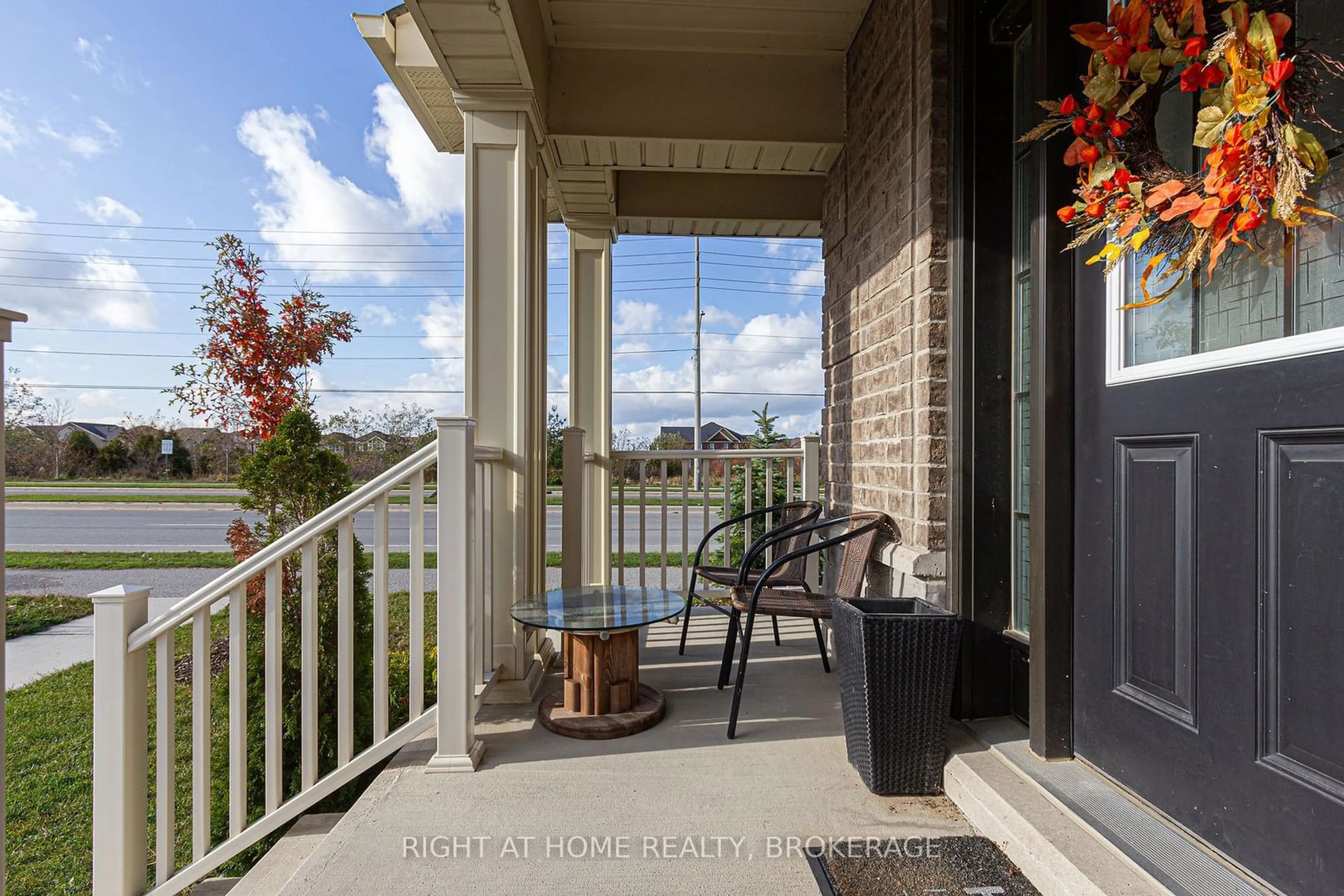 Balcony in the apartment, the fenced backyard for 1192 Raspberry Terr, Milton Ontario L9E 1K3