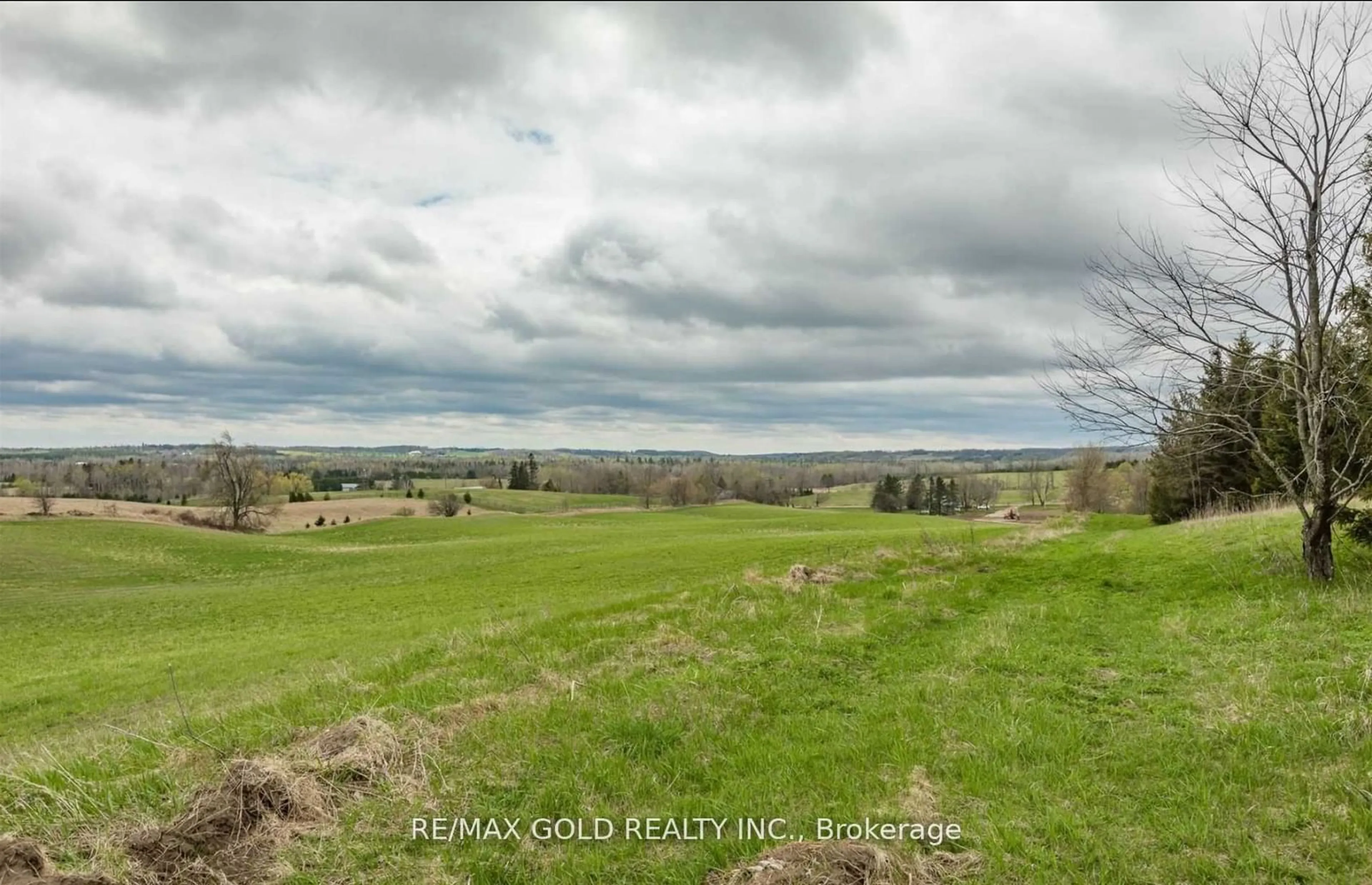 A pic from exterior of the house or condo, mountain for 20927 Shaws Creek Rd, Caledon Ontario L7K 1L8