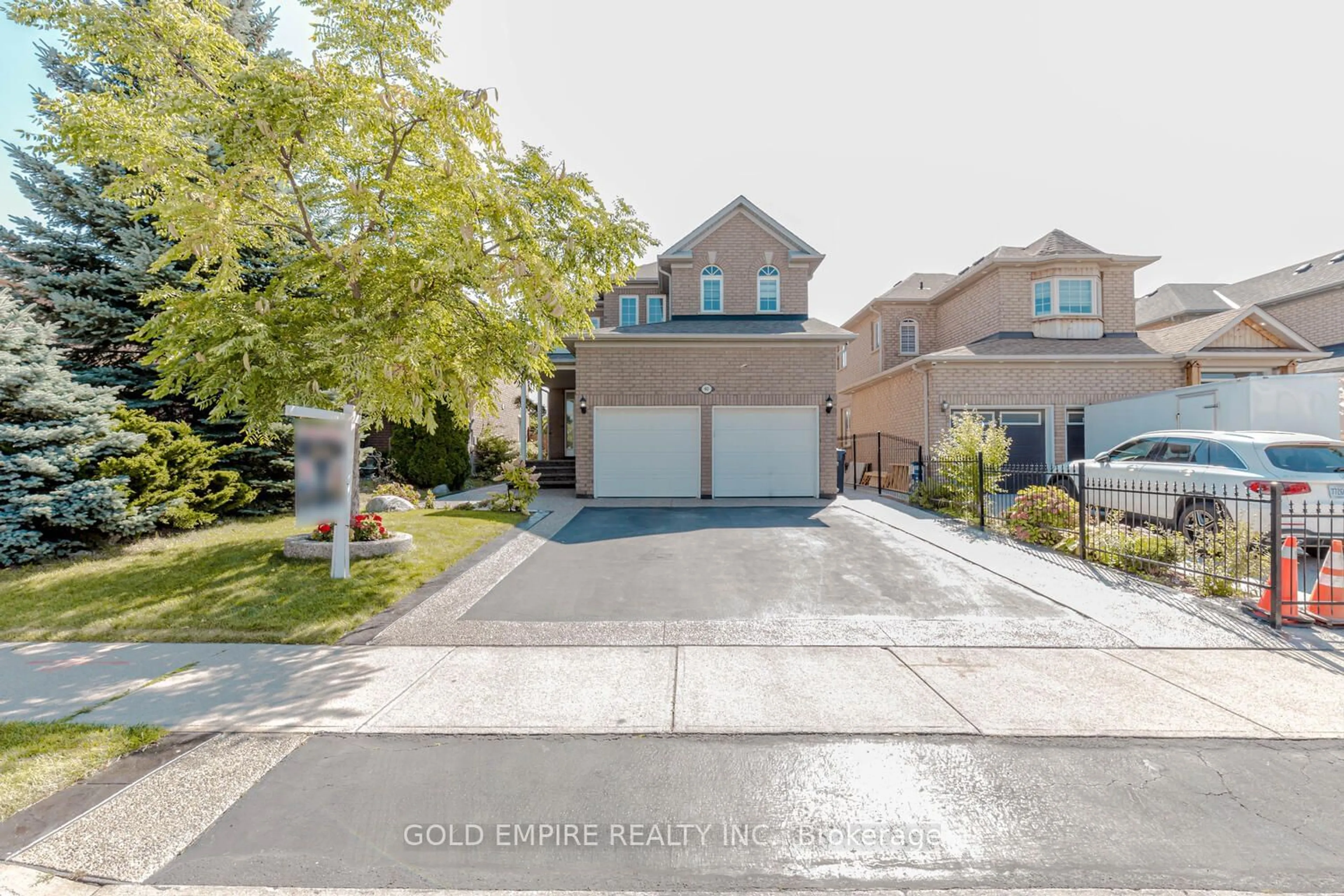 Frontside or backside of a home, the street view for 40 Lanewood St, Brampton Ontario L6R 1V3