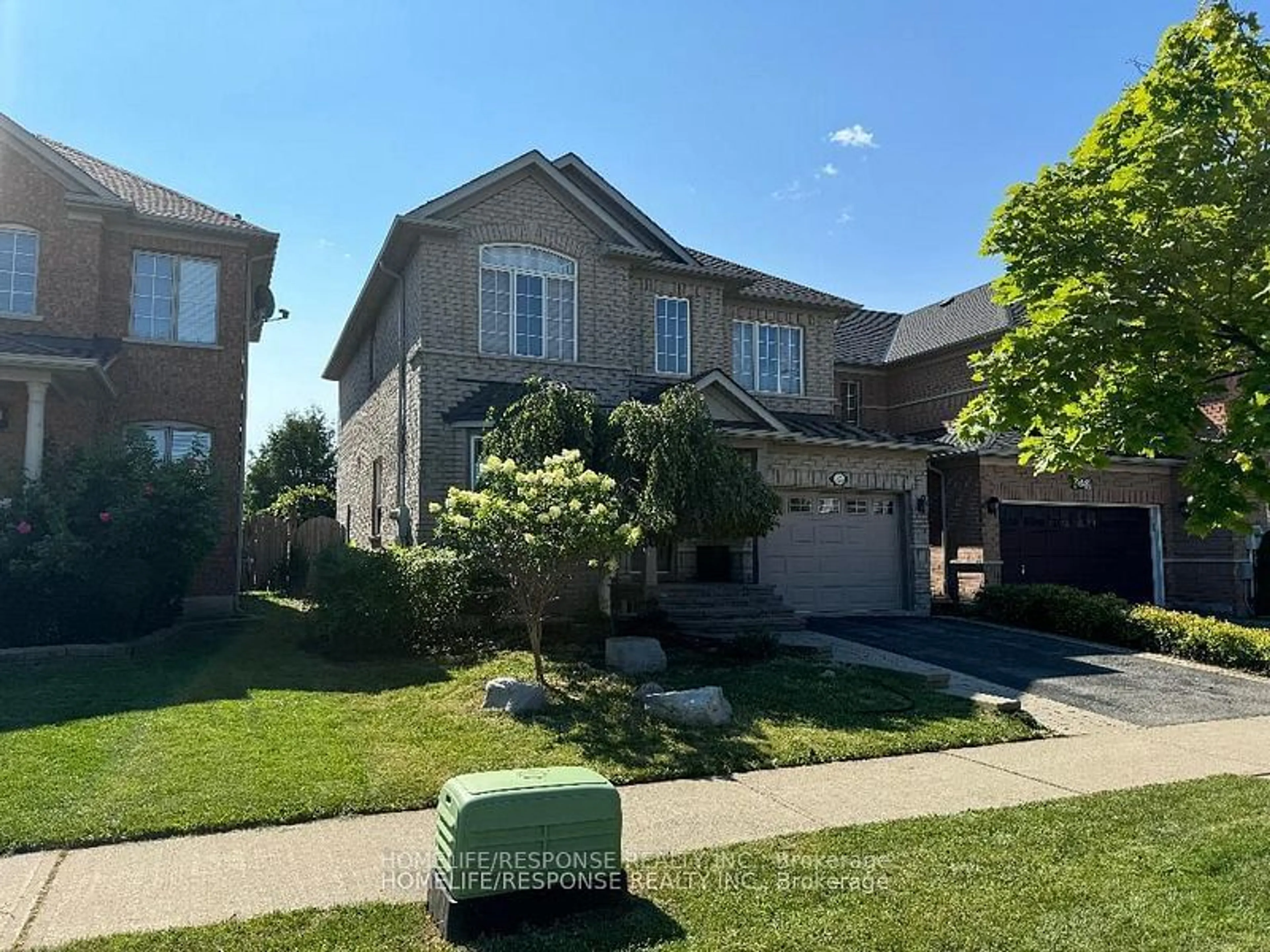 Frontside or backside of a home for 3254 McDowell Dr, Mississauga Ontario L5M 6S4