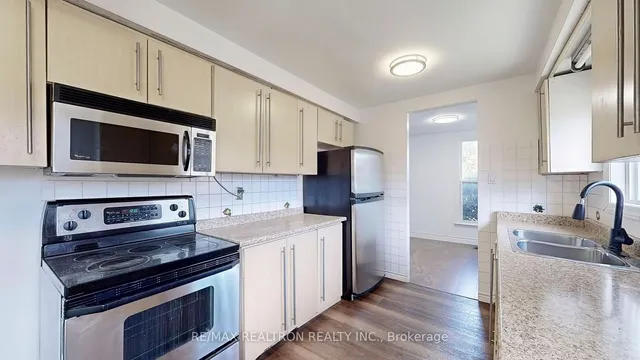 Additional property image - 21 Avening Dr