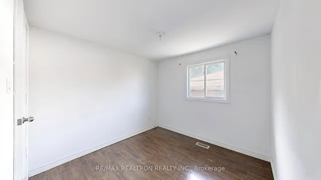 Additional property image - 21 Avening Dr