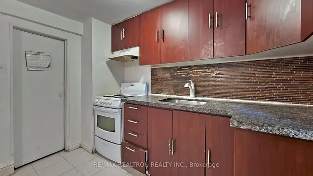 Additional property image - 21 Avening Dr