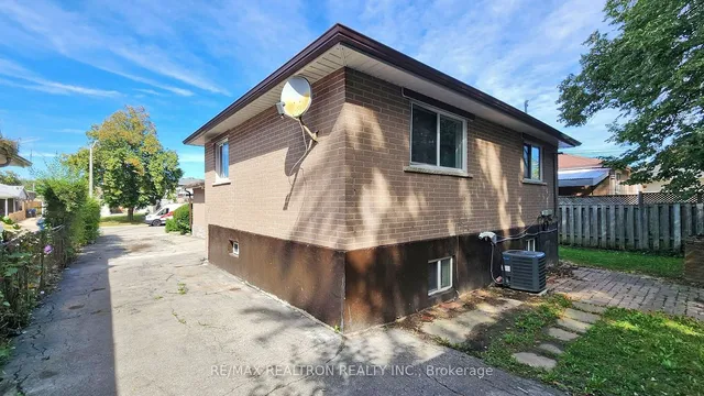 Additional property image - 21 Avening Dr