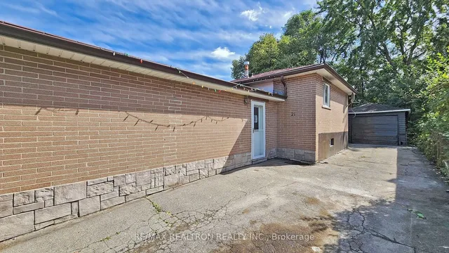 Additional property image - 21 Avening Dr