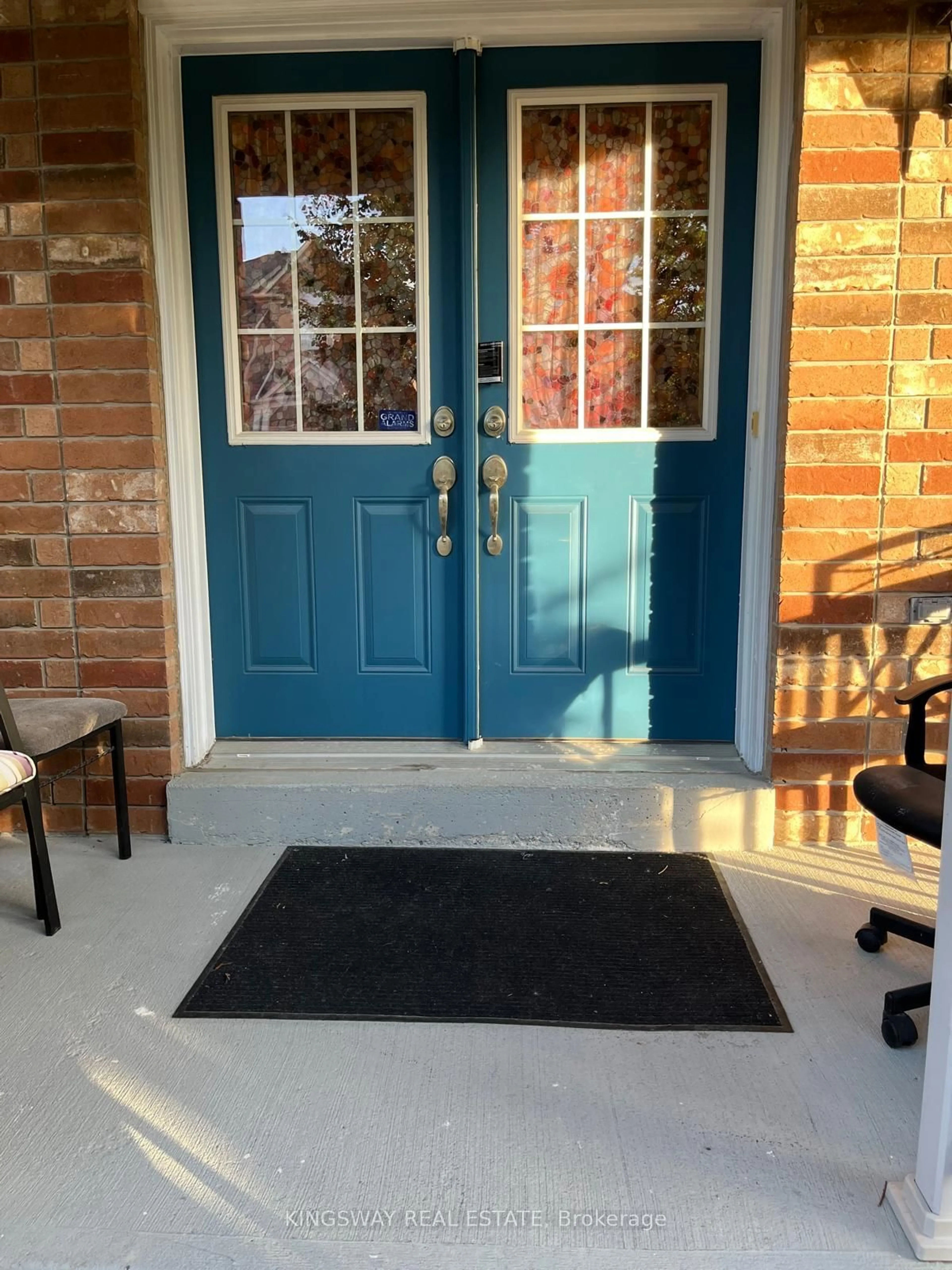 Indoor entryway for 3938 Burdette Terr, Mississauga Ontario L5M 0J2