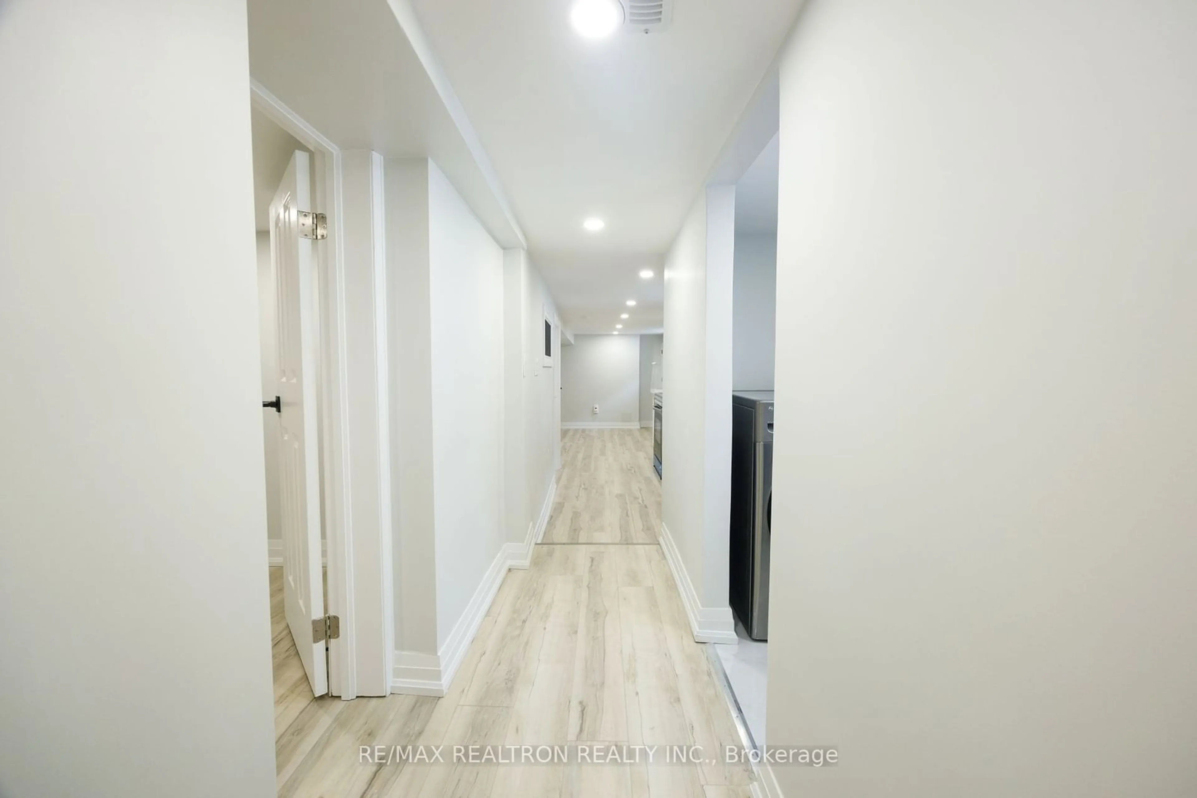 Other indoor space, wood floors for 77 Hatherley Rd, Toronto Ontario M6E 1V8