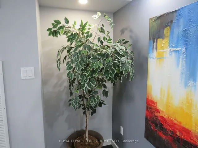 Additional property image - 2045 Lakeshore Blvd Unit 3305