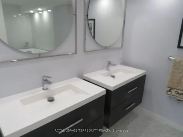Additional property image - 2045 Lakeshore Blvd Unit 3305
