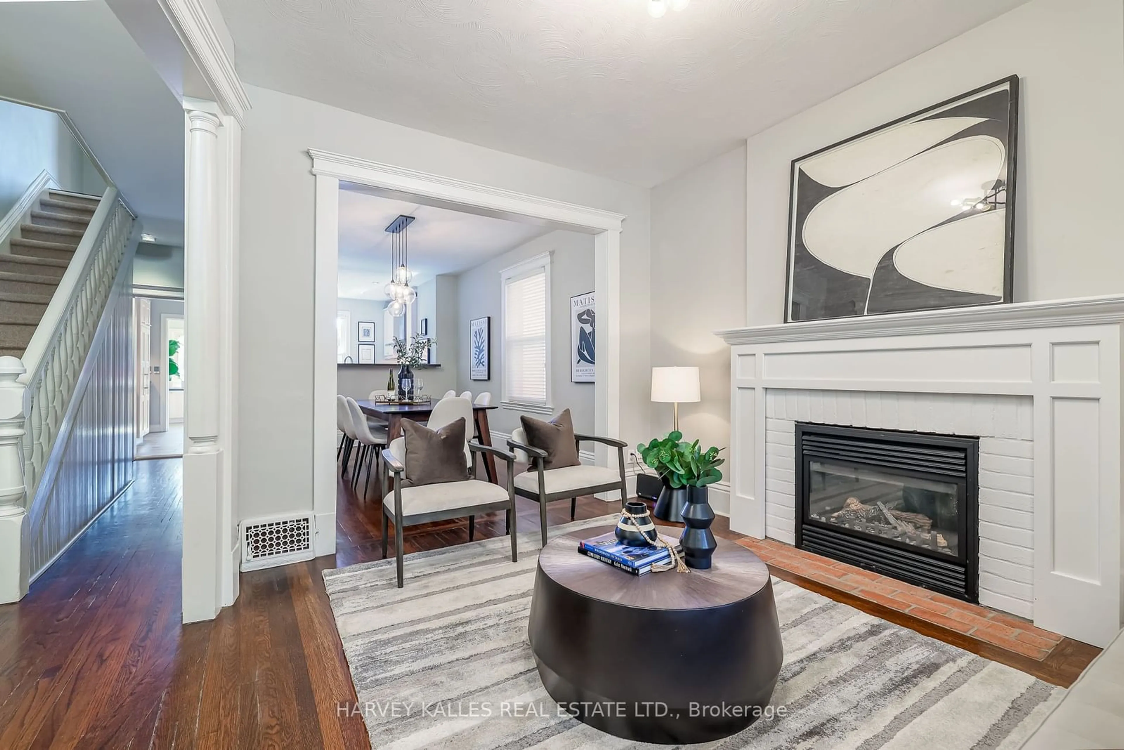 Living room for 29 Geoffrey St, Toronto Ontario M6R 1P2