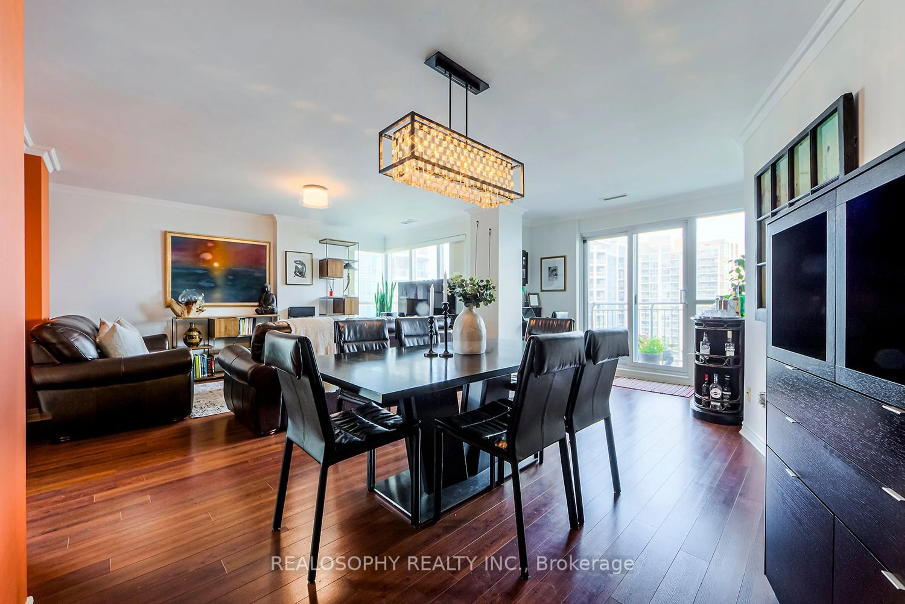 Dining room, wood floors for 2111 Lake Shore Blvd #1618, Toronto Ontario M8V 2B2