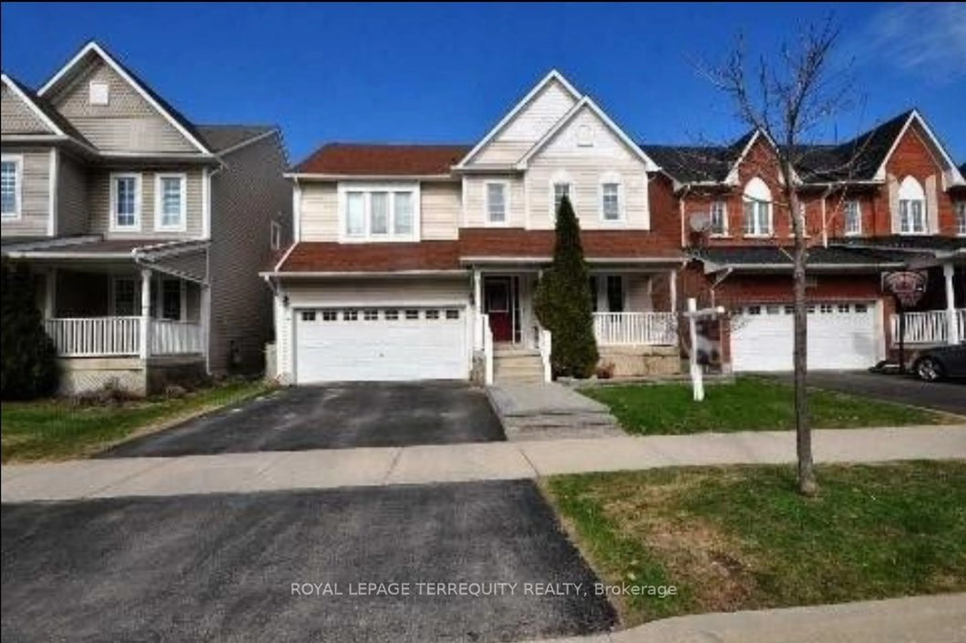 A pic from exterior of the house or condo, the street view for 7087 Drumcashel Crt, Mississauga Ontario L5N 7L3