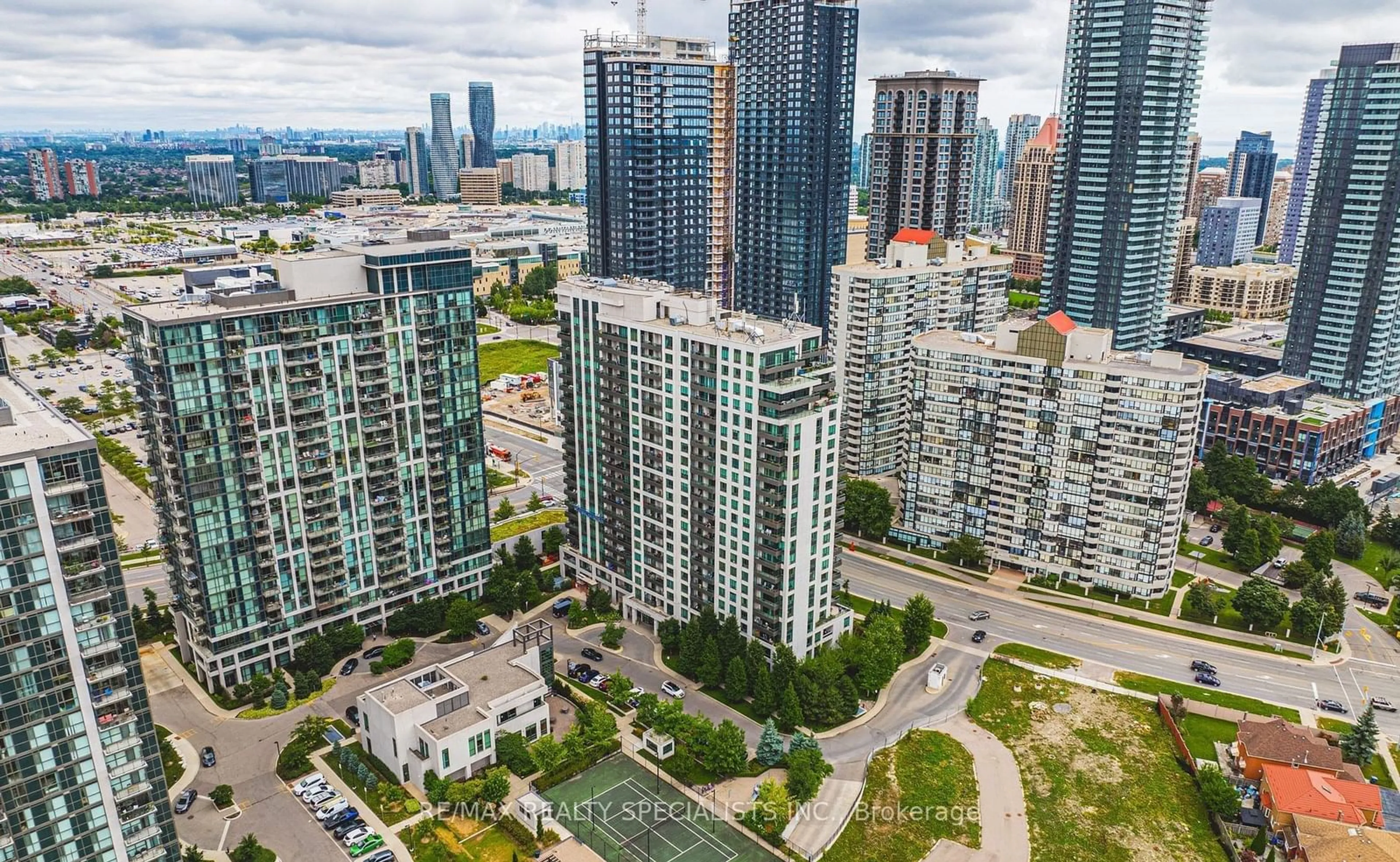 A pic from exterior of the house or condo, the view of city buildings for 335 Rathburn Rd #1615, Mississauga Ontario L5B 0C8