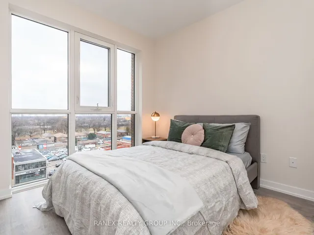 Additional property image - 2300 St Clair Ave Unit 723