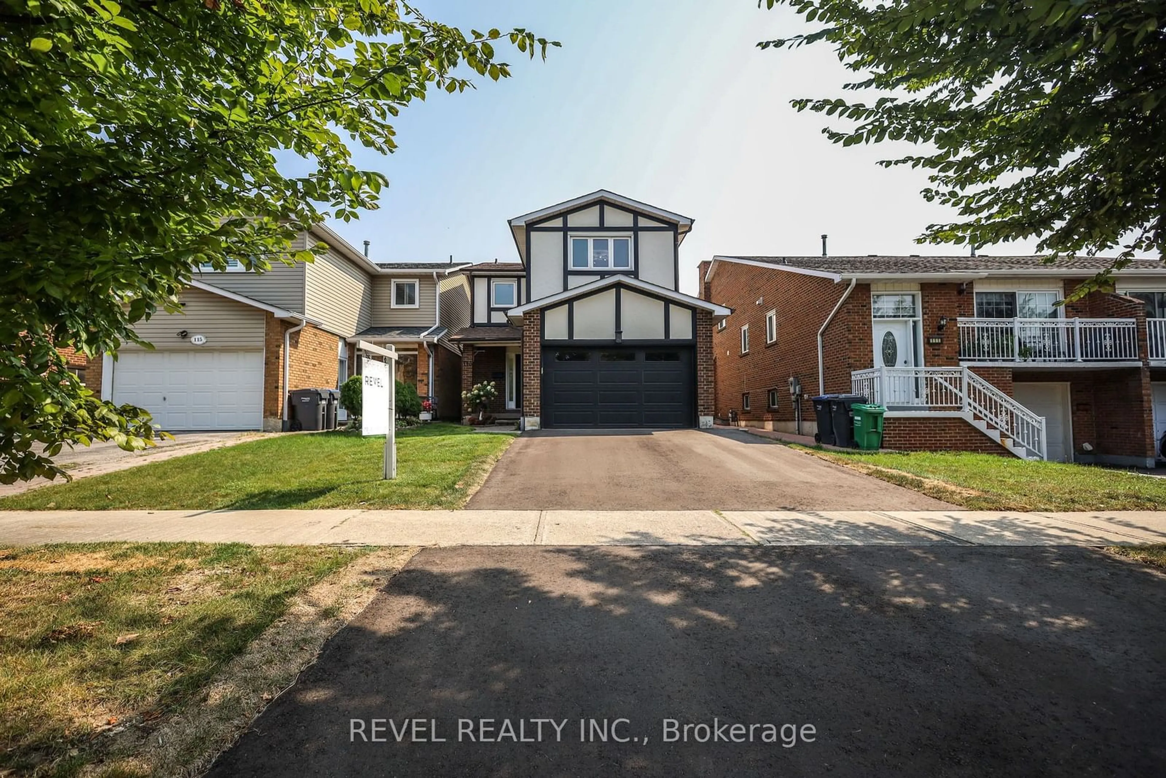 Frontside or backside of a home, the street view for 113 Simmons Blvd, Brampton Ontario L6V 3X4