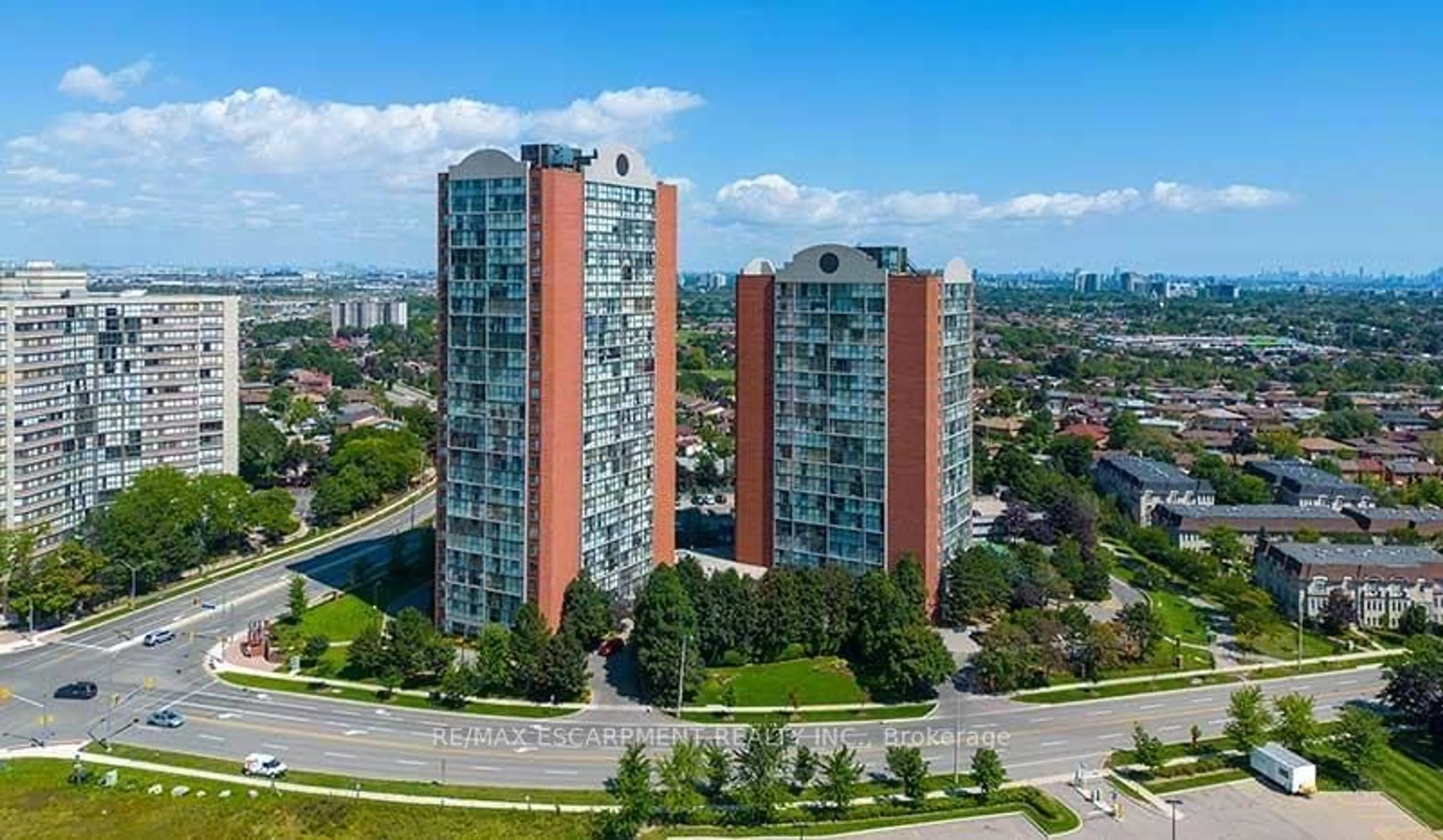 A pic from exterior of the house or condo for 4185 Shipp Dr #512, Mississauga Ontario L4Z 2Y8