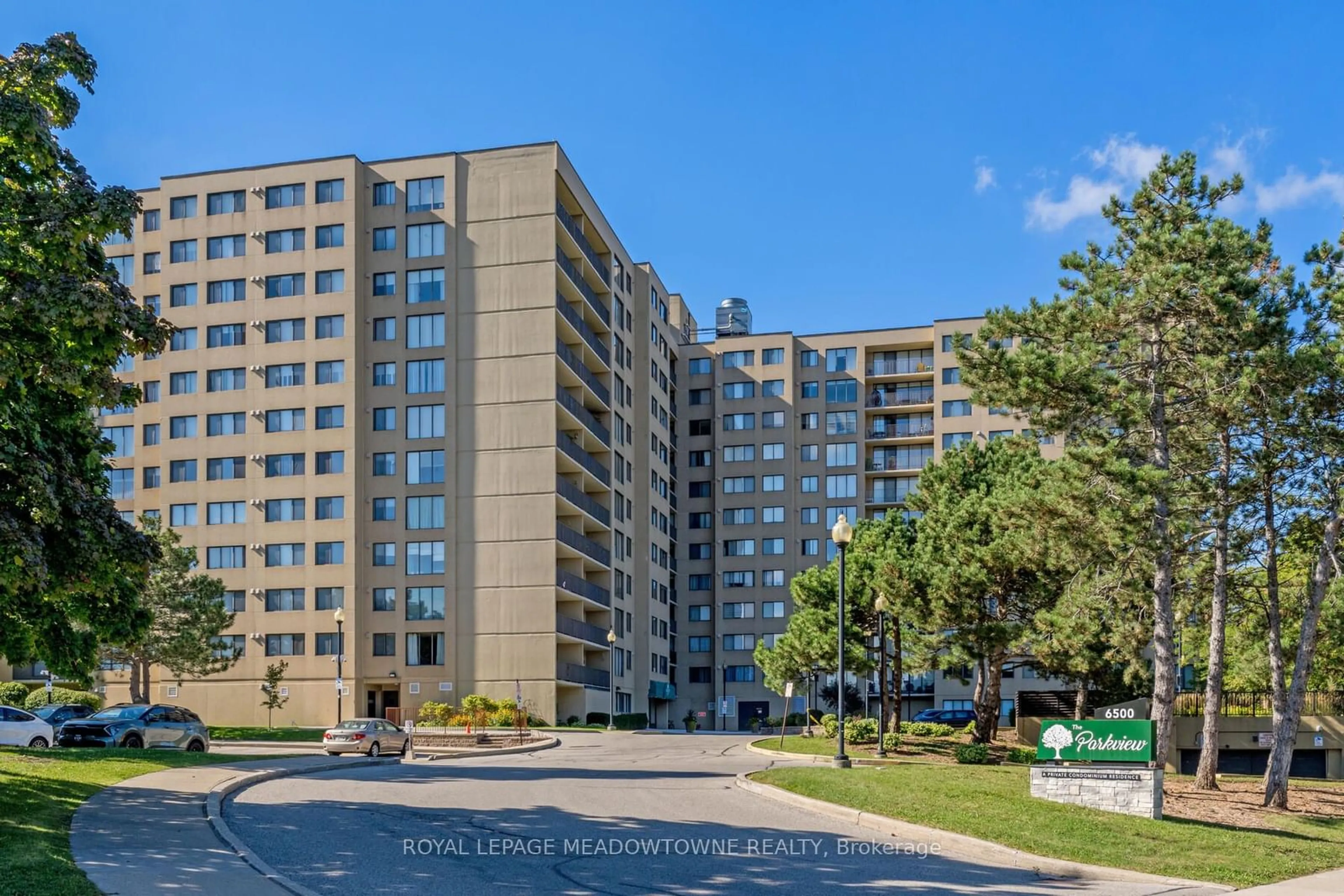 A pic from exterior of the house or condo for 6500 Montevideo Rd #606, Mississauga Ontario L5N 3T6