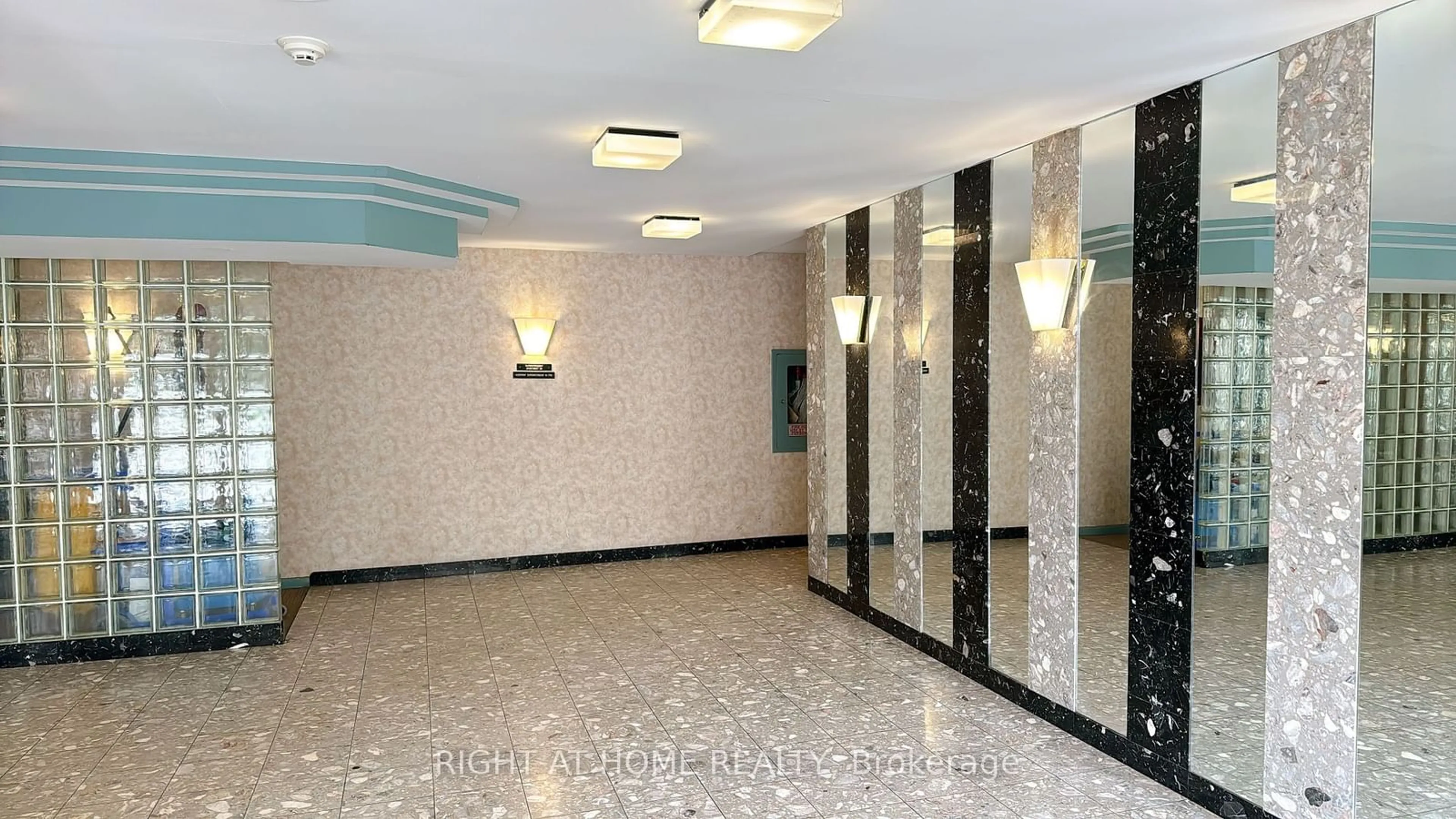 Indoor lobby, unknown floor for 3077 Weston Rd #1006, Toronto Ontario M9M 3A1