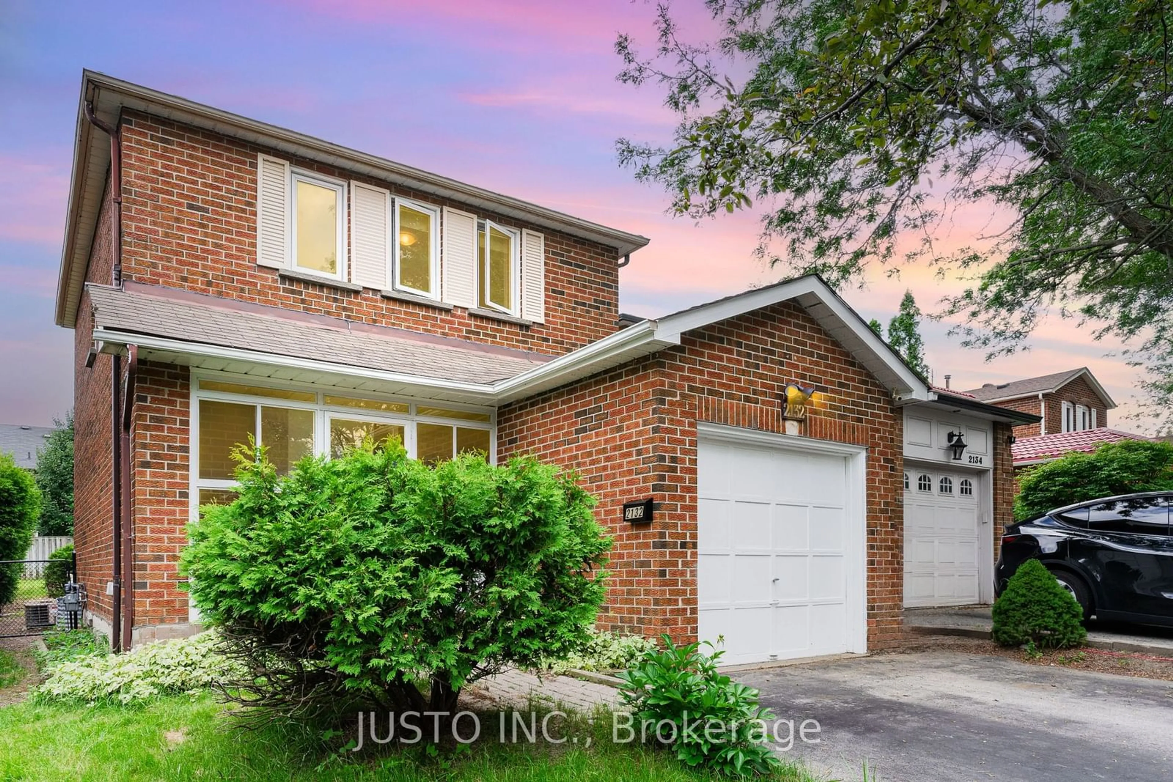 Home with brick exterior material for 2132 Bosack Crt, Mississauga Ontario L5K 2M2