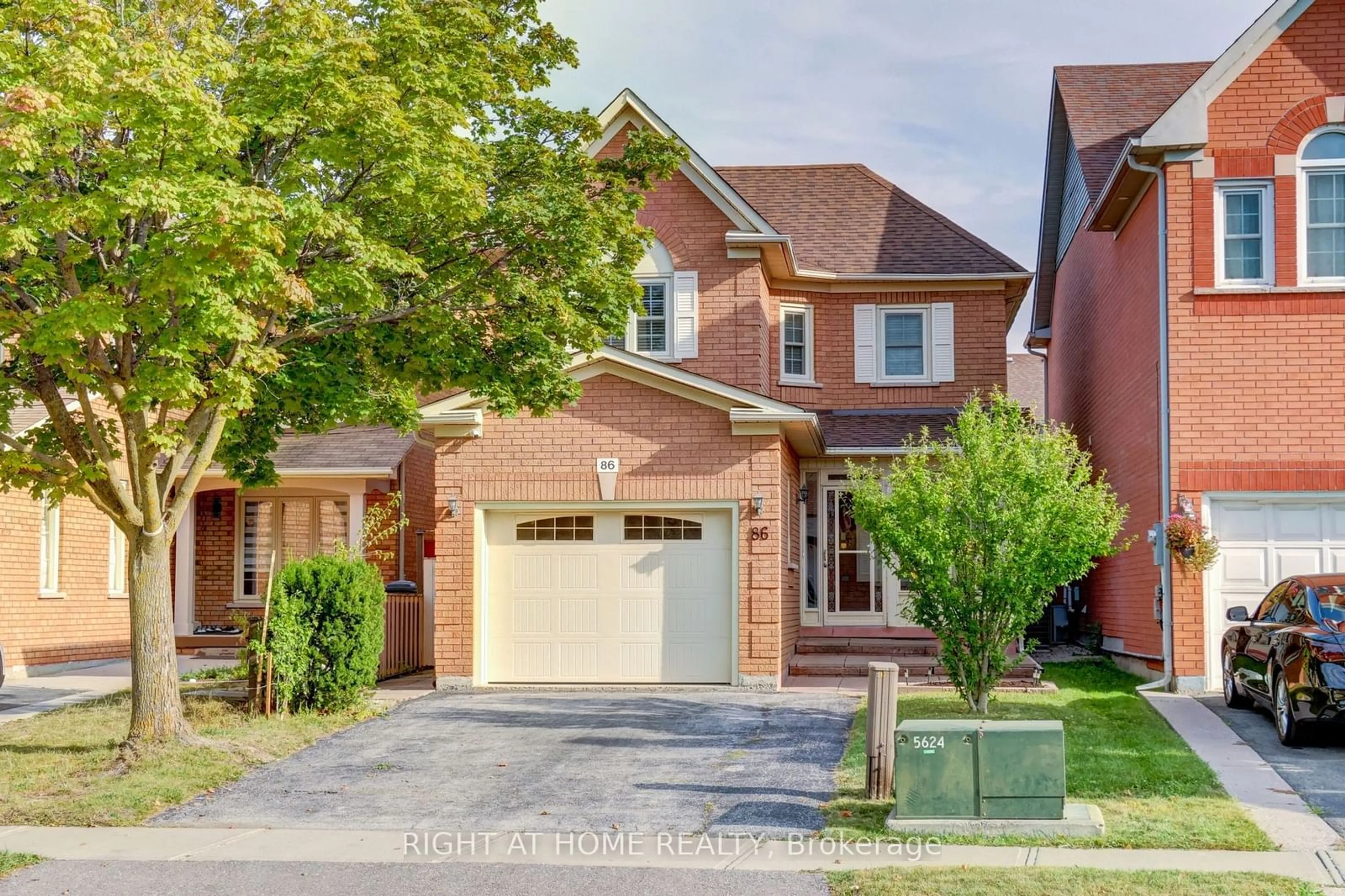 Home with brick exterior material for 86 Black Oak Dr, Brampton Ontario L6R 1B8