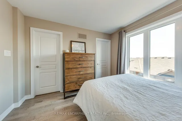 Additional property image - 386 Belcourt Common