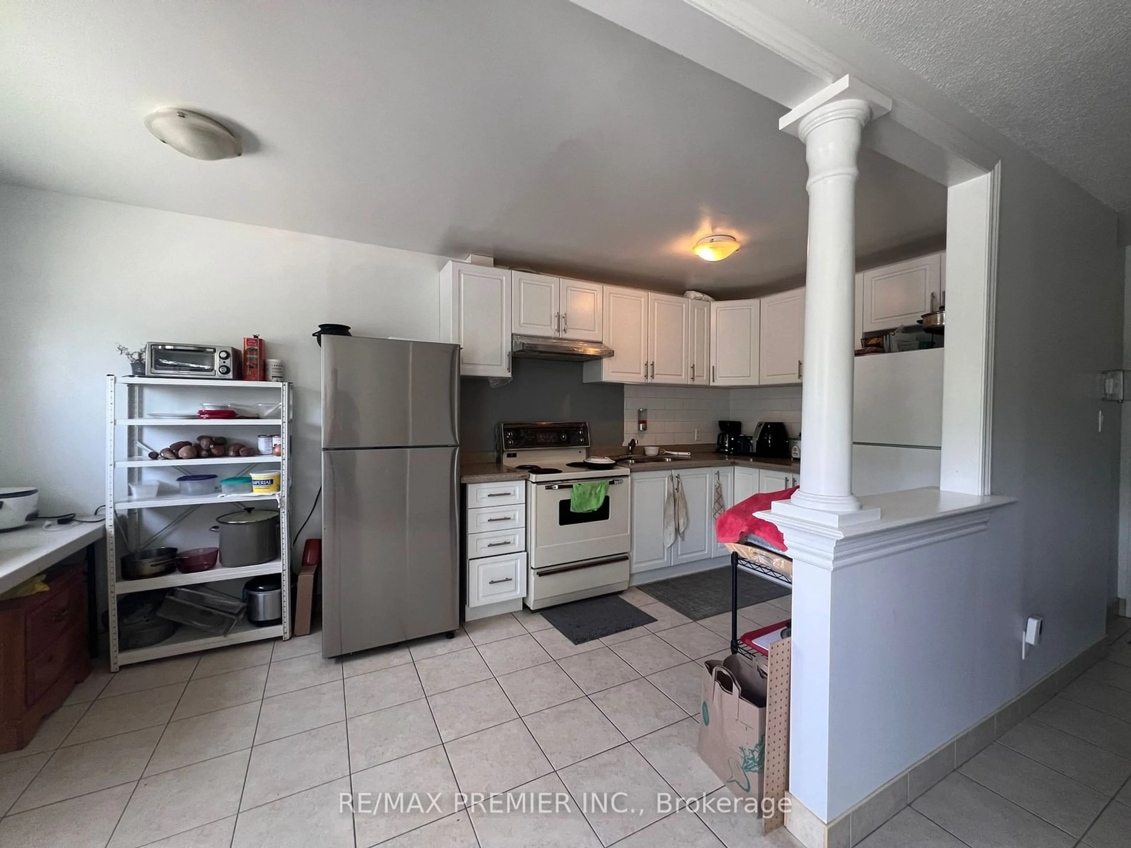 Standard kitchen, unknown for 3690 Keele St #8, Toronto Ontario M3J 1M3