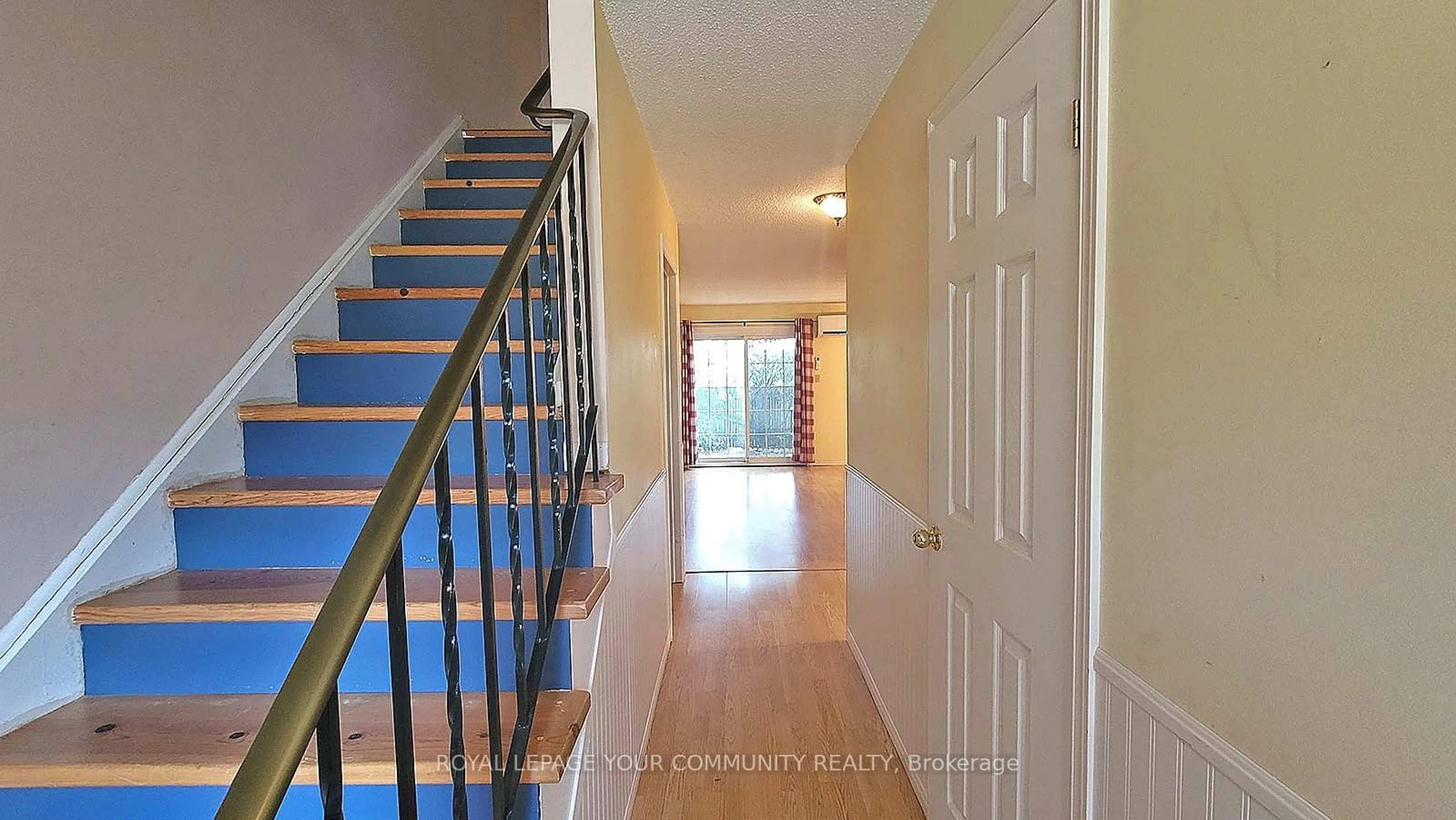 Indoor foyer, wood floors for 2440 Bromsgrove Rd #47, Mississauga Ontario L5J 4J7