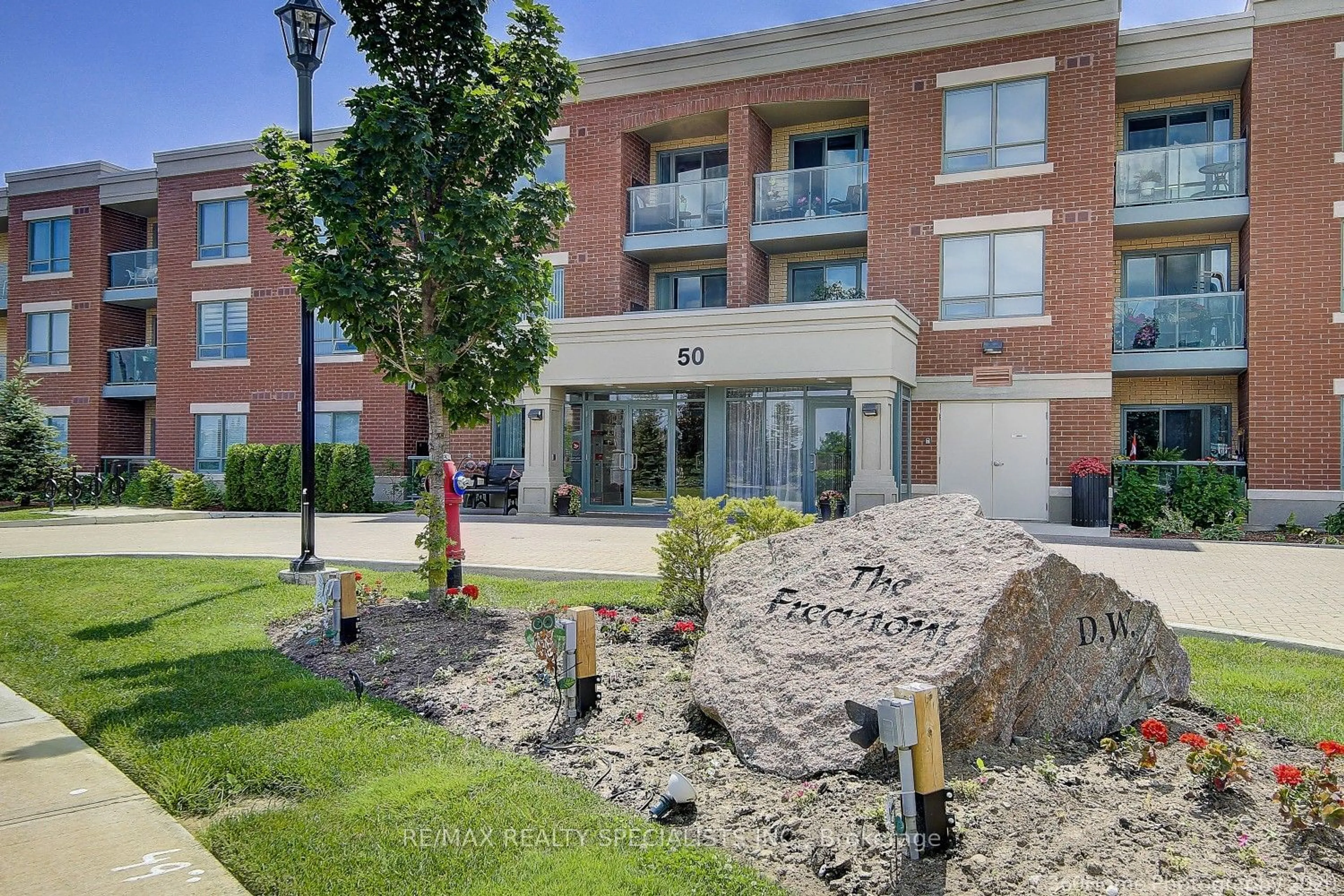 A pic from exterior of the house or condo, the front or back of building for 50 Via Rosedale #117, Brampton Ontario L6R 3Z7