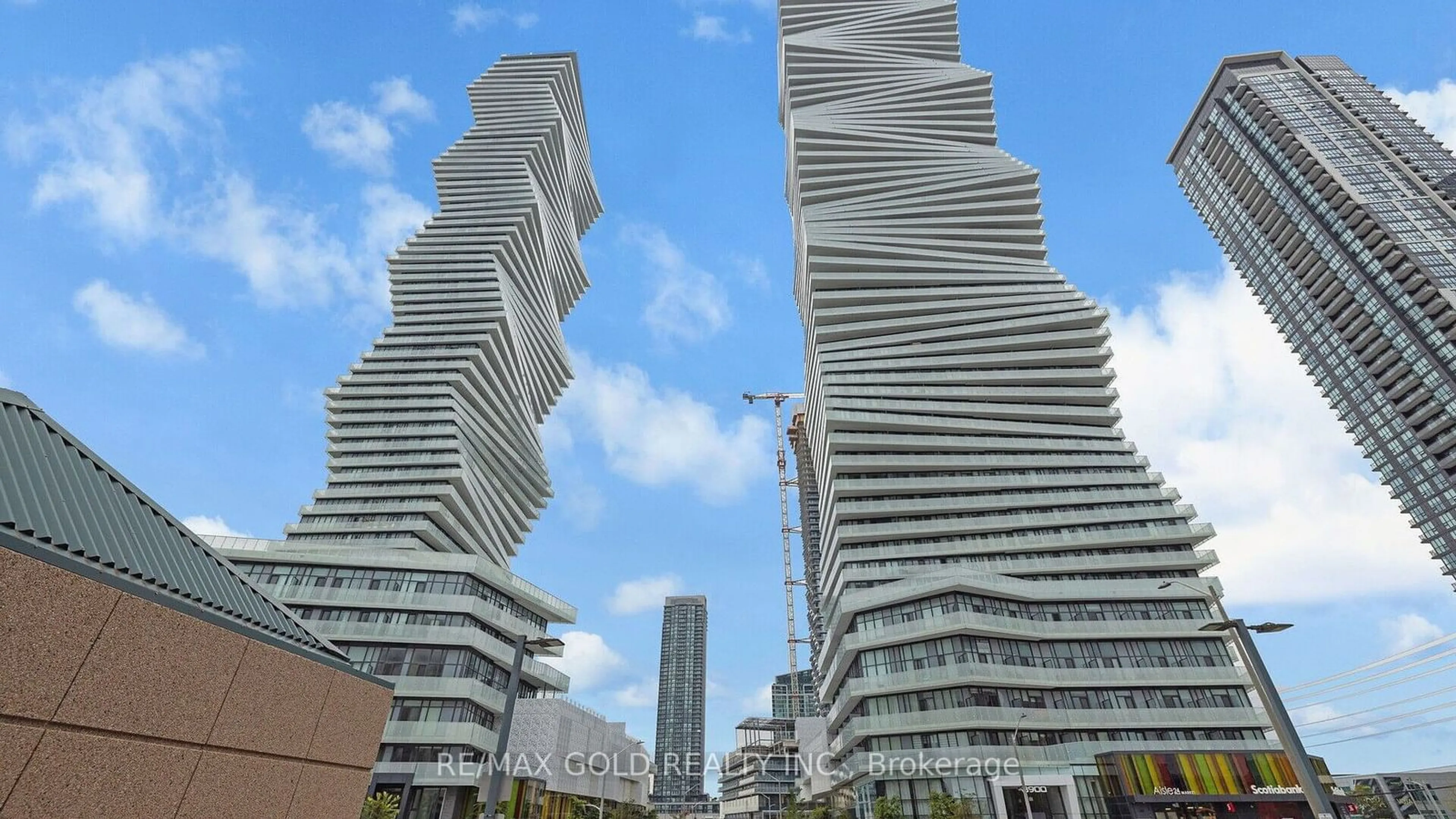 A pic from exterior of the house or condo for 3900 Confederation Pkwy #1512, Mississauga Ontario L5B 0K7