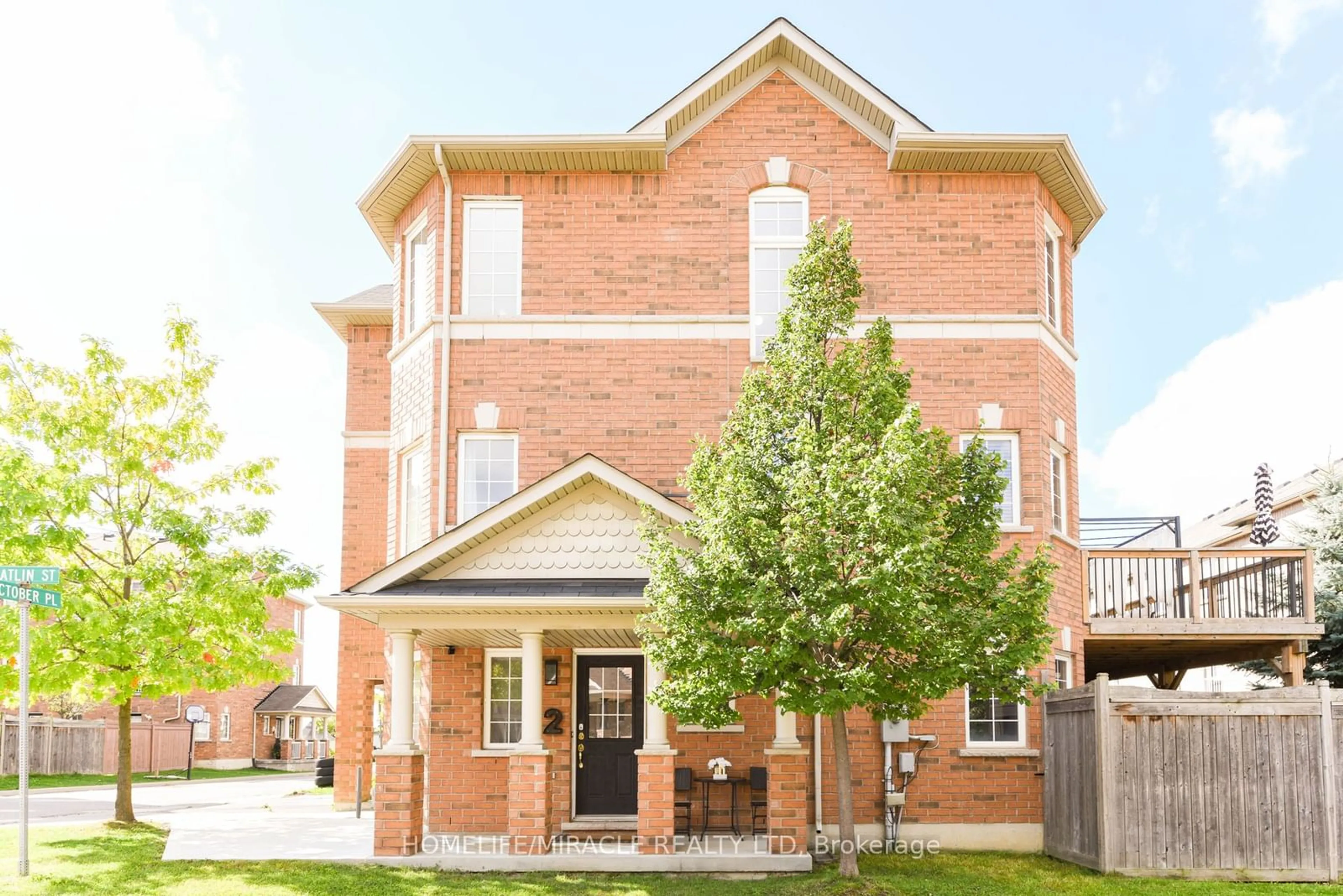 Home with brick exterior material for 2 October Pl, Brampton Ontario L6Y 0K1