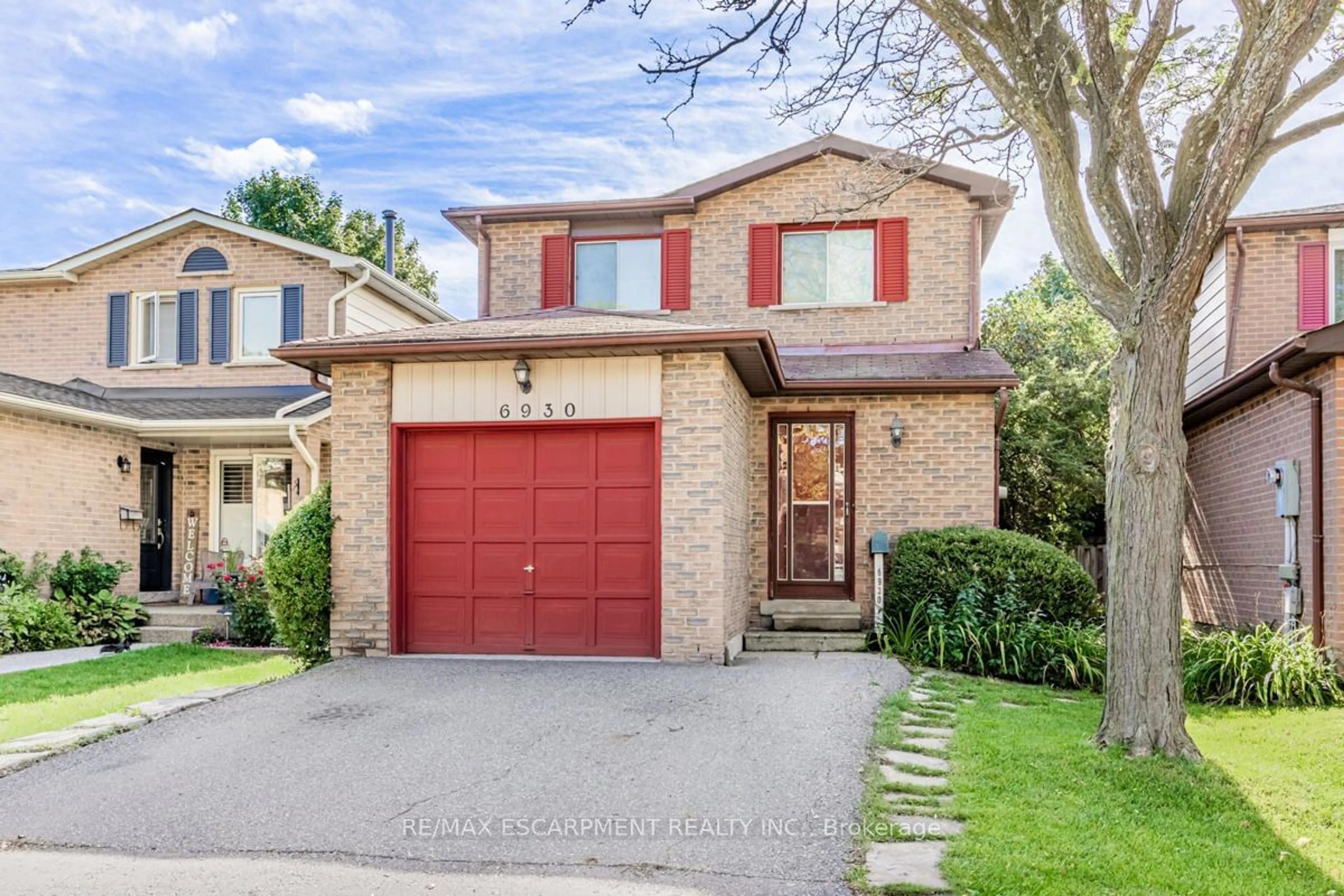 Home with brick exterior material for 6930 CORDINGLEY Cres, Mississauga Ontario L5N 4Y9